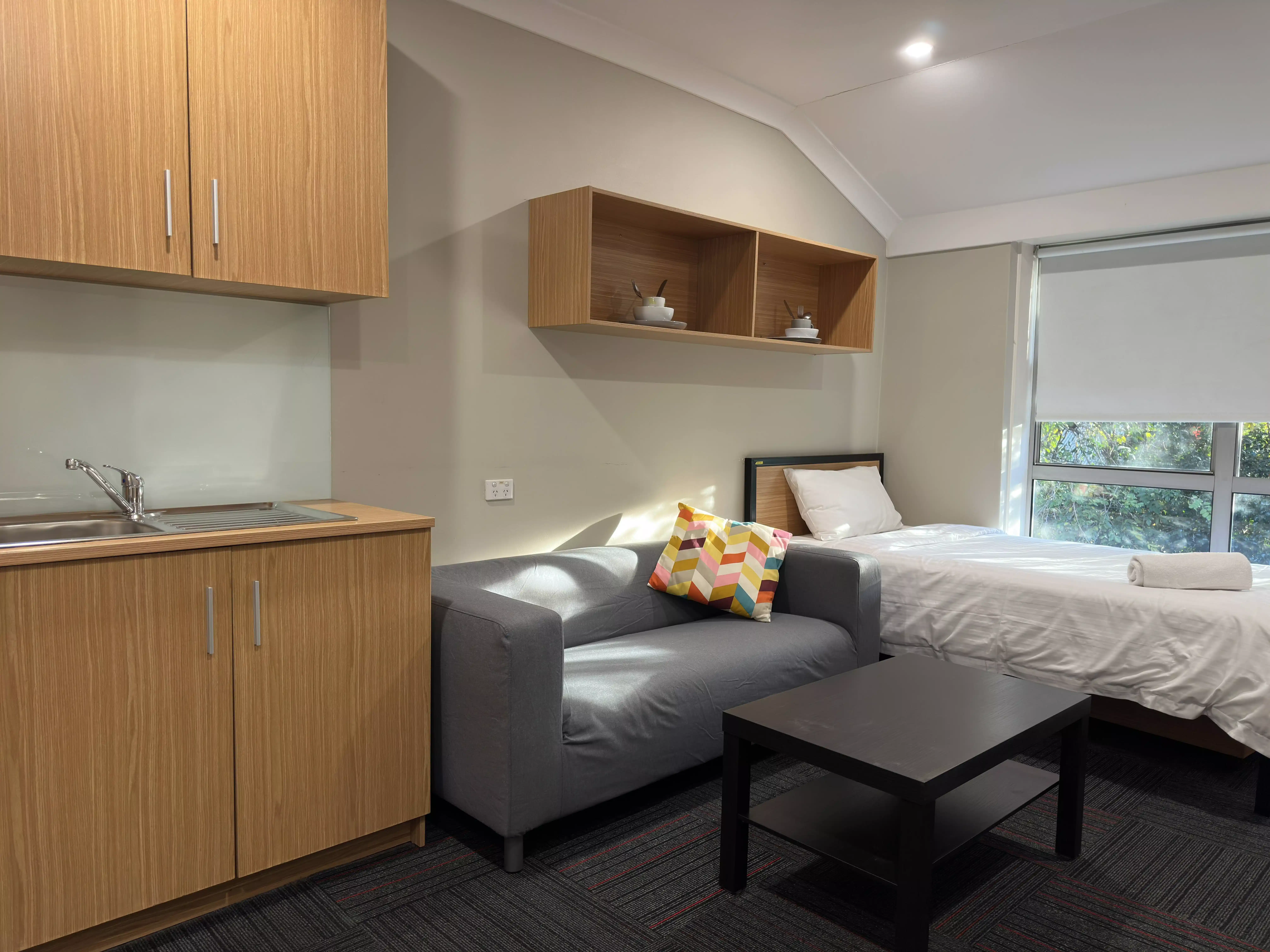 Single Dream - Bedroom