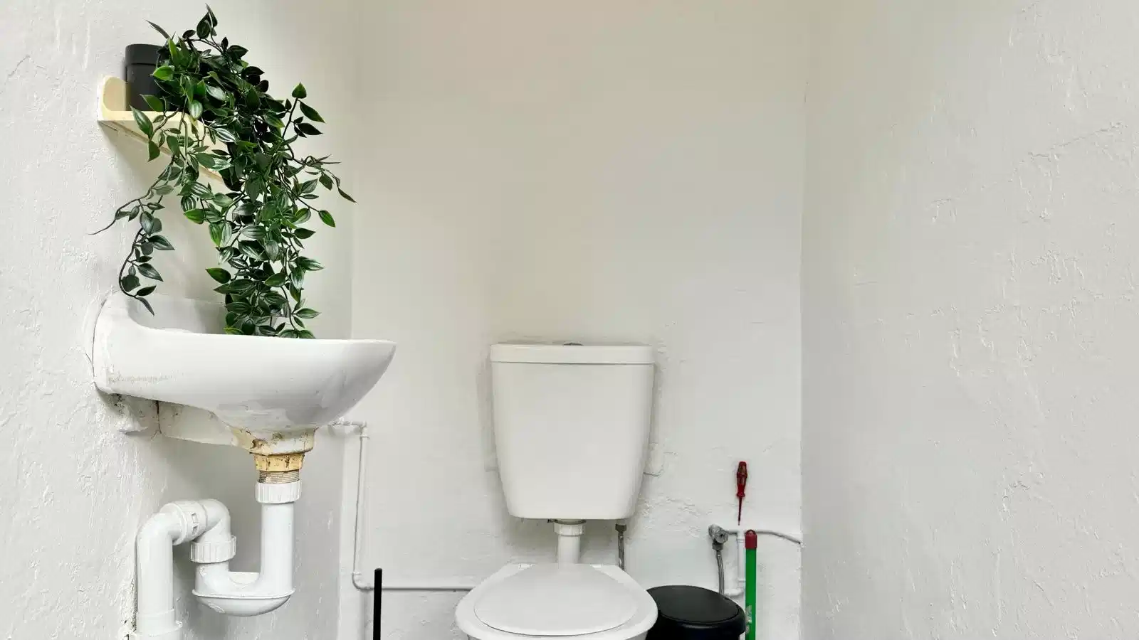 Room 1 - Bathroom