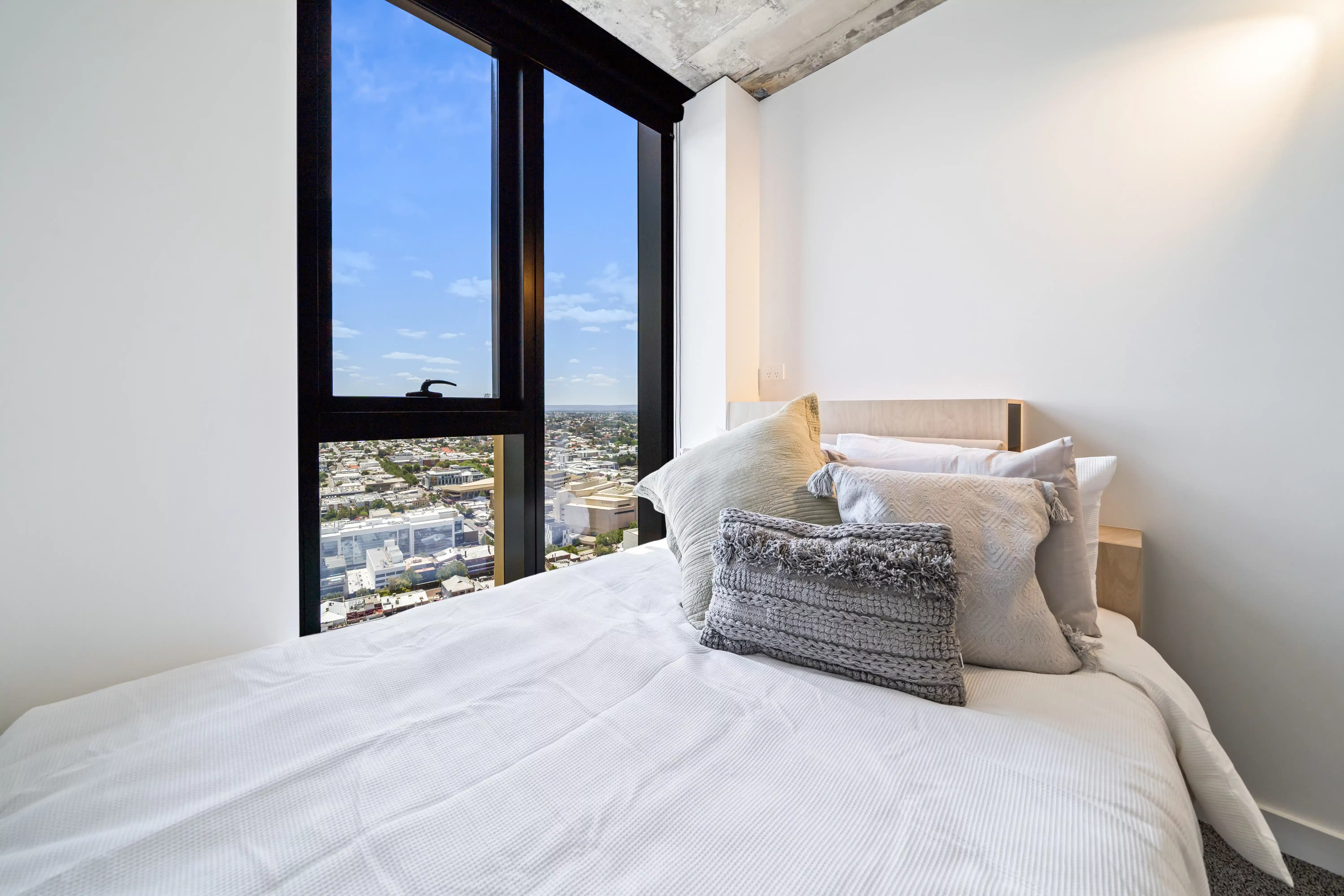 4 Bed Ensuite - 555 Wellington St, Perth-16
