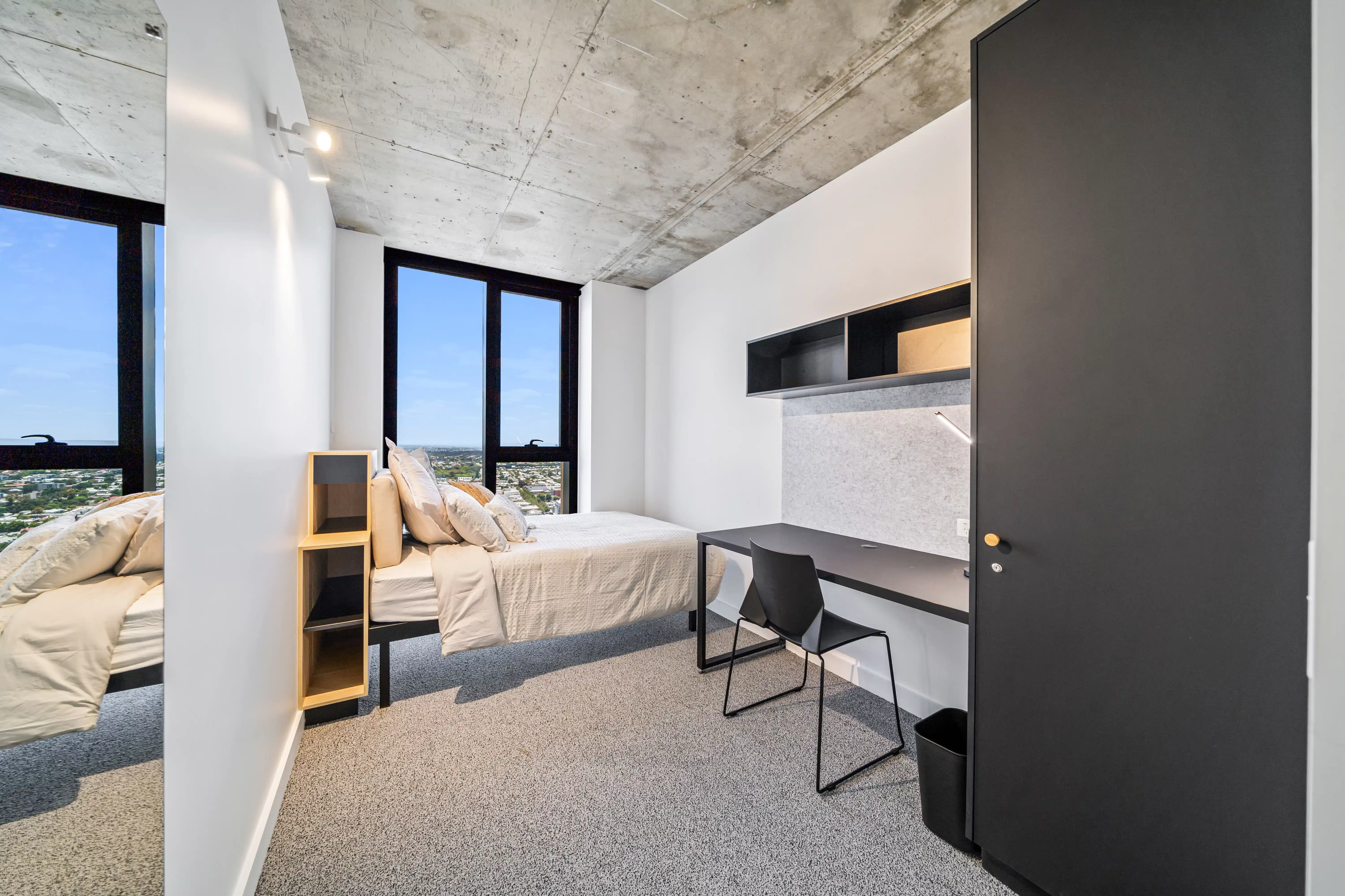 4 Bed Ensuite - 555 Wellington St, Perth-11