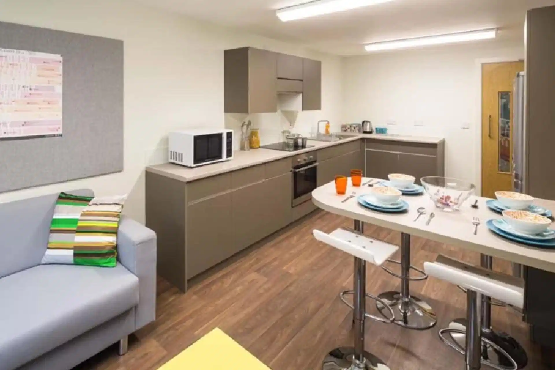 Premium Ensuite 4 Bed - Kitchen