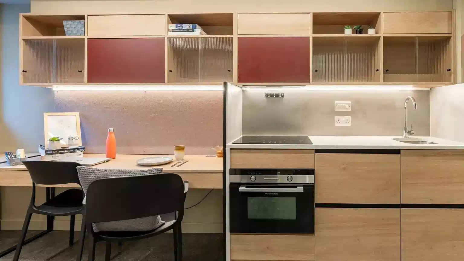 Deluxe Studio - Kitchen