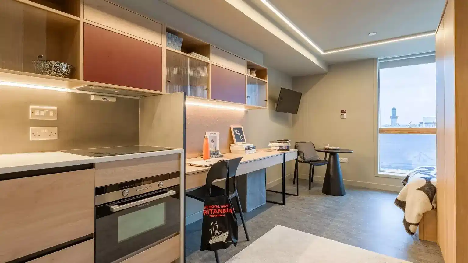 Executive Studio - Kitchen