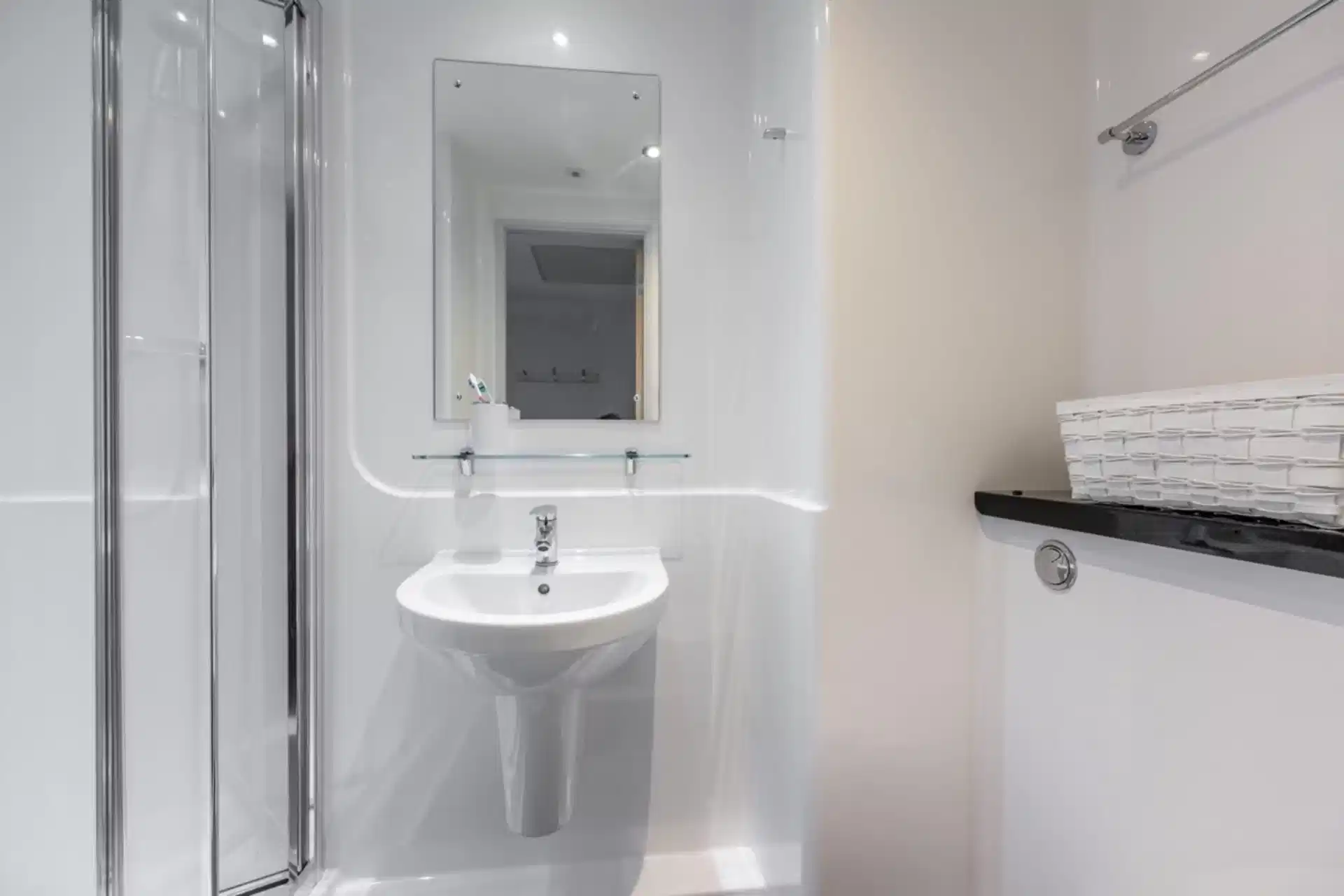 5/6 Bed Superior Ensuite - Bathroom