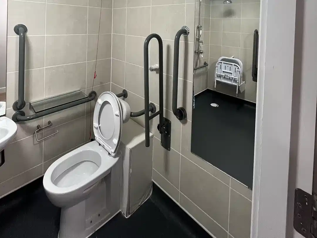 4 Bed Standard Ensuite - Bathroom