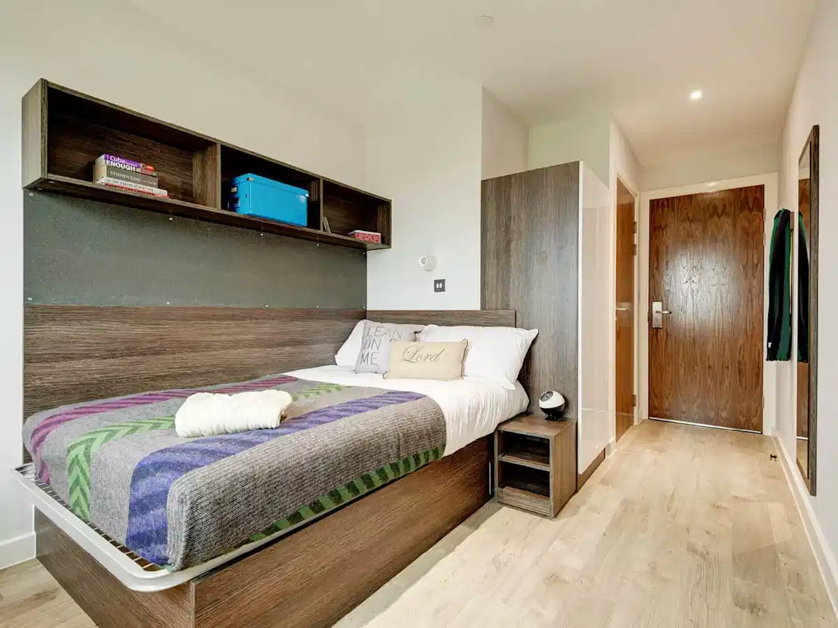 Standard Ensuite - Bedroom