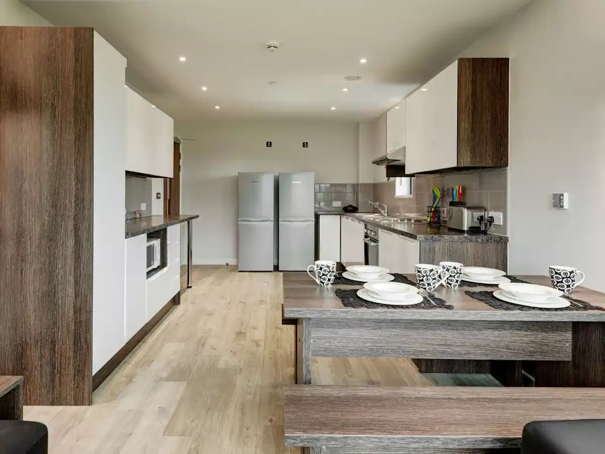 Standard Ensuite - Kitchen