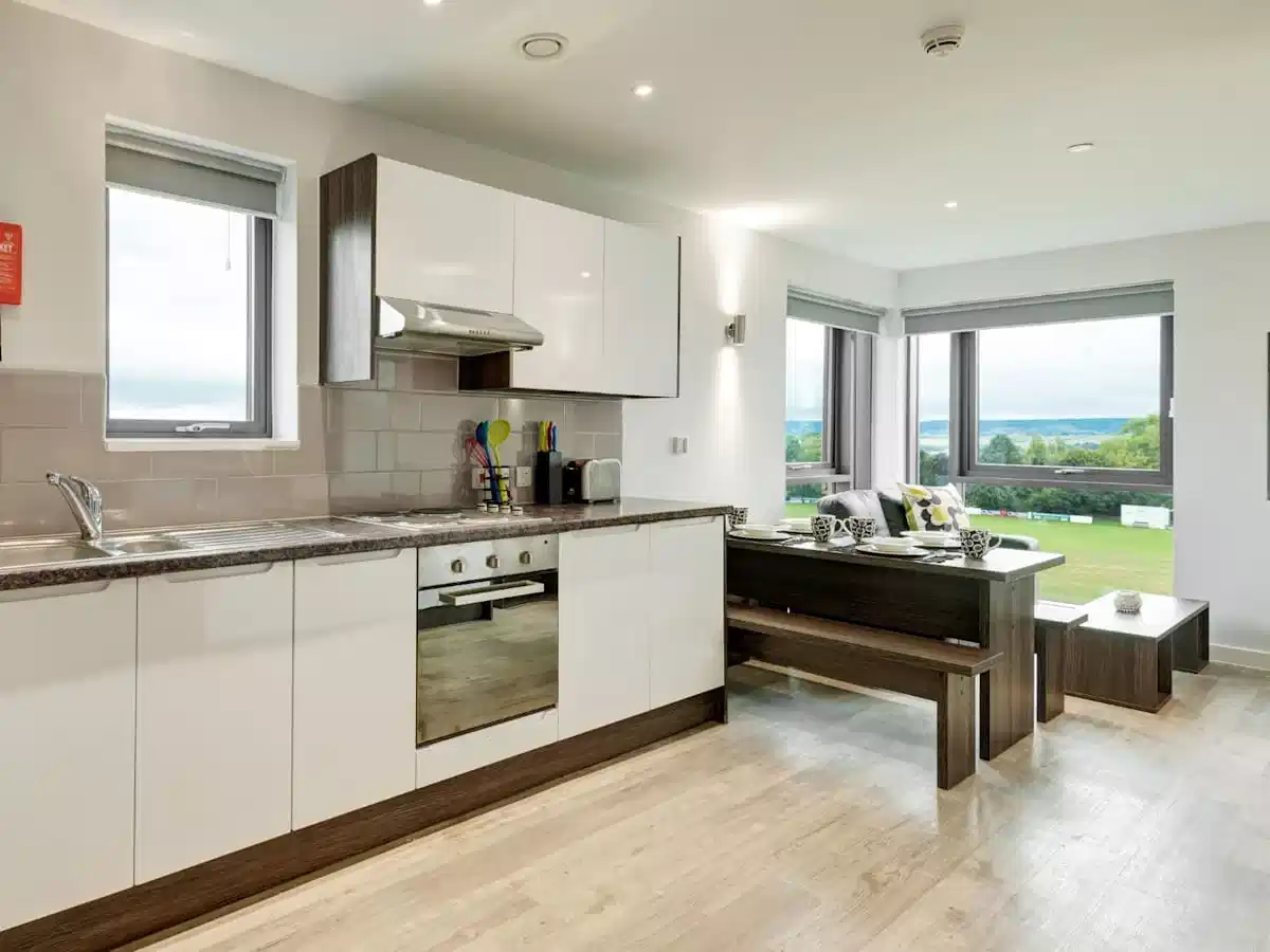Standard Ensuite - Kitchen