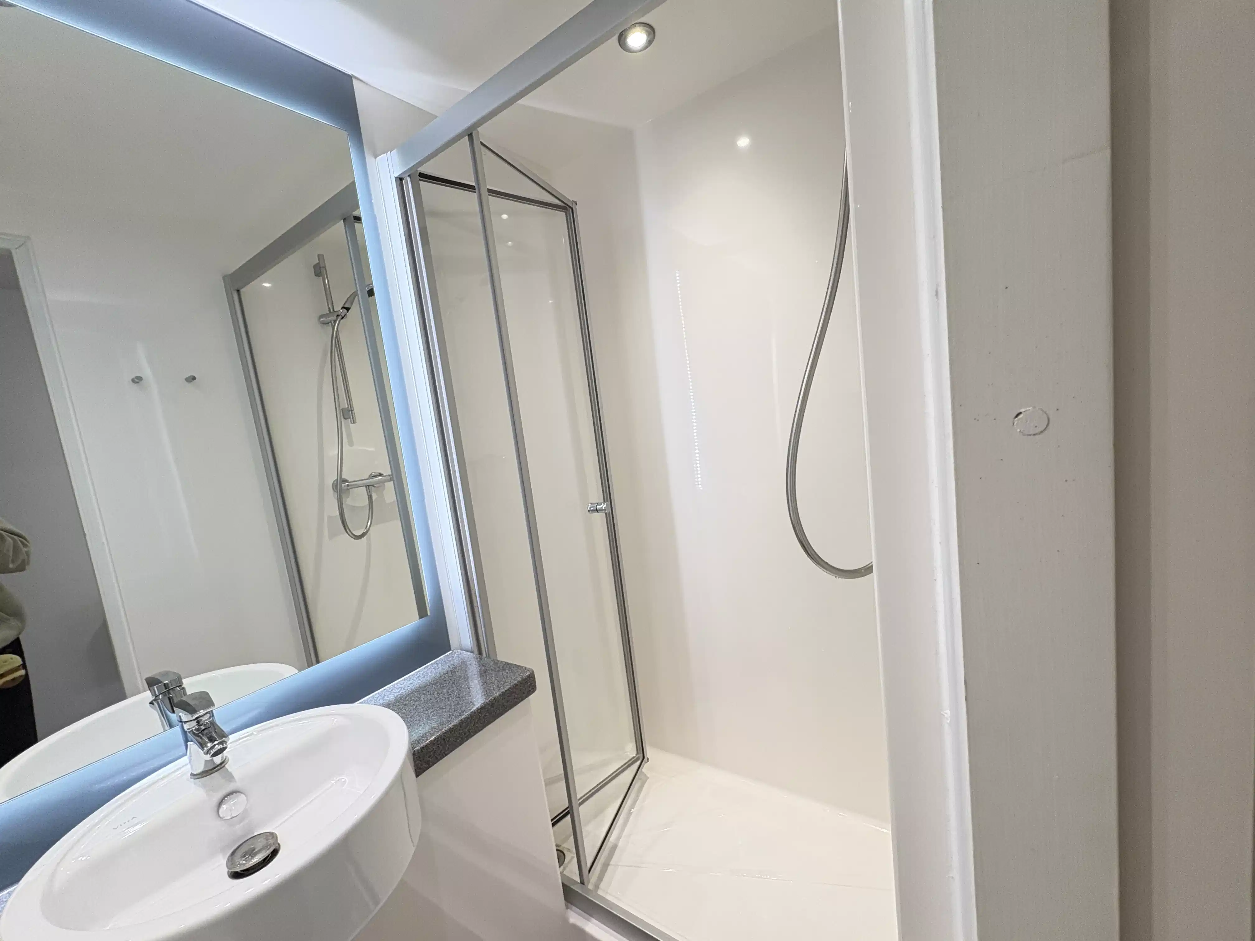 Silver Ensuite - Bathroom