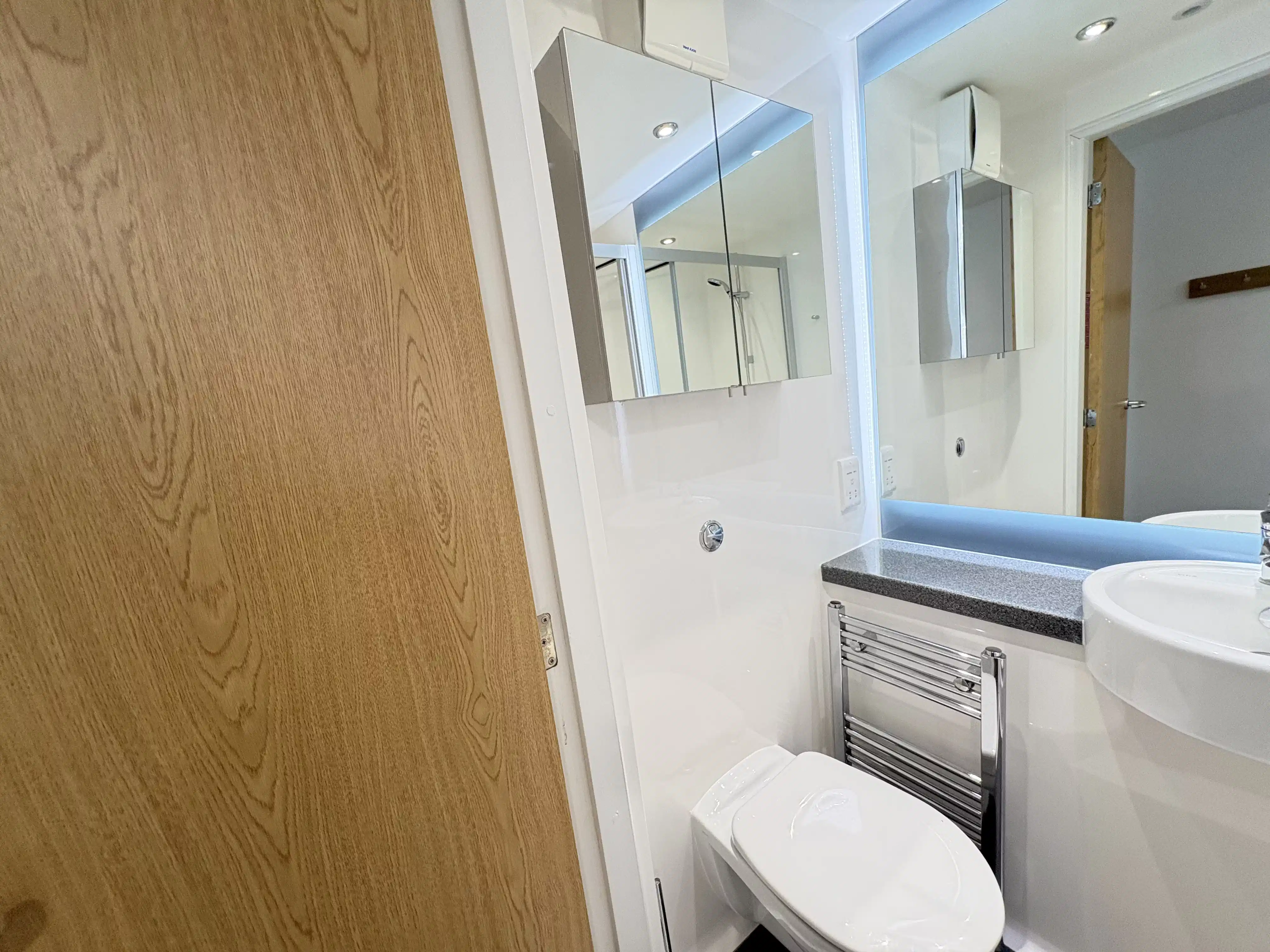 Silver Ensuite - Bathroom