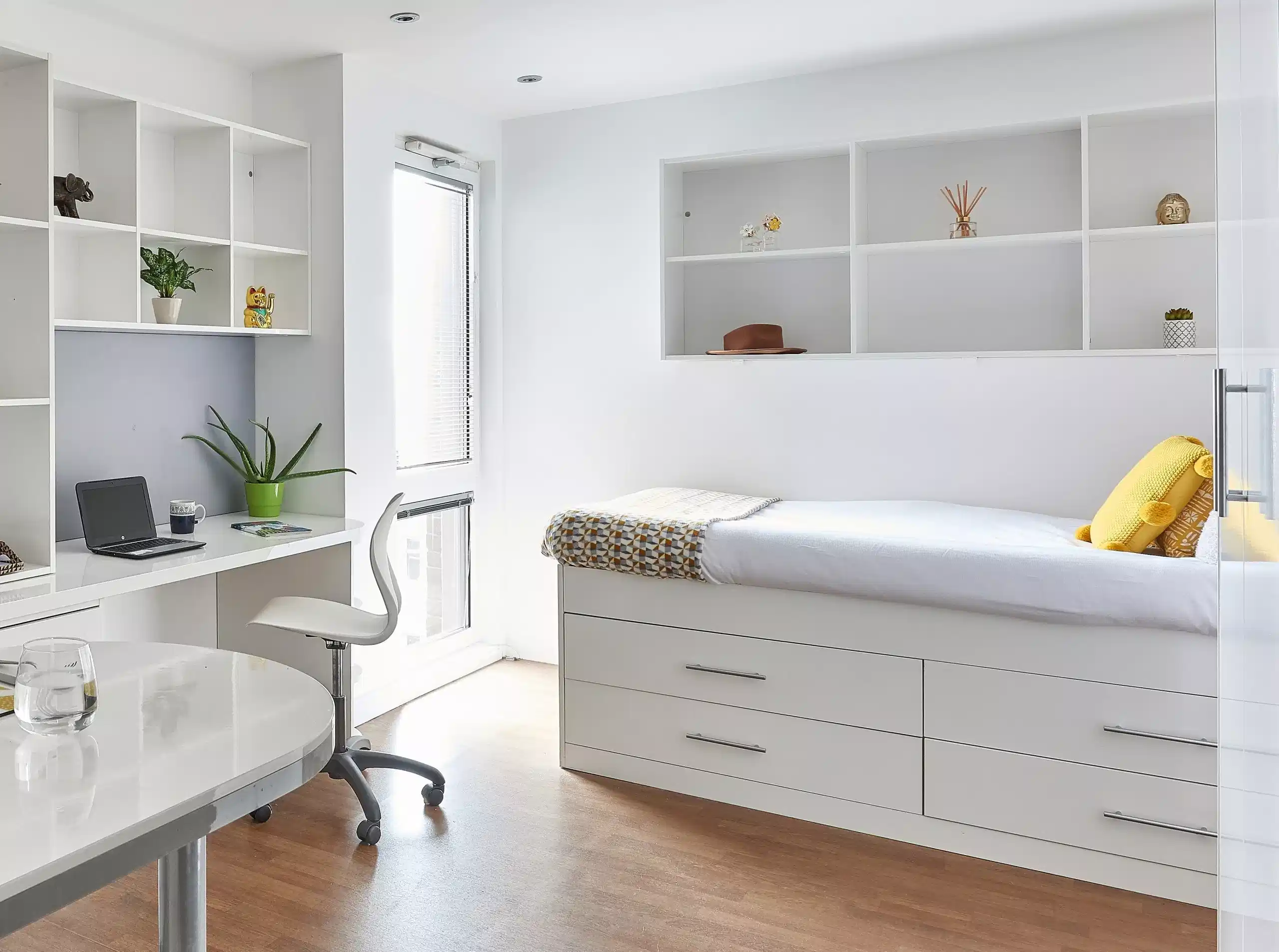 Premier Studio Plus - Bedroom