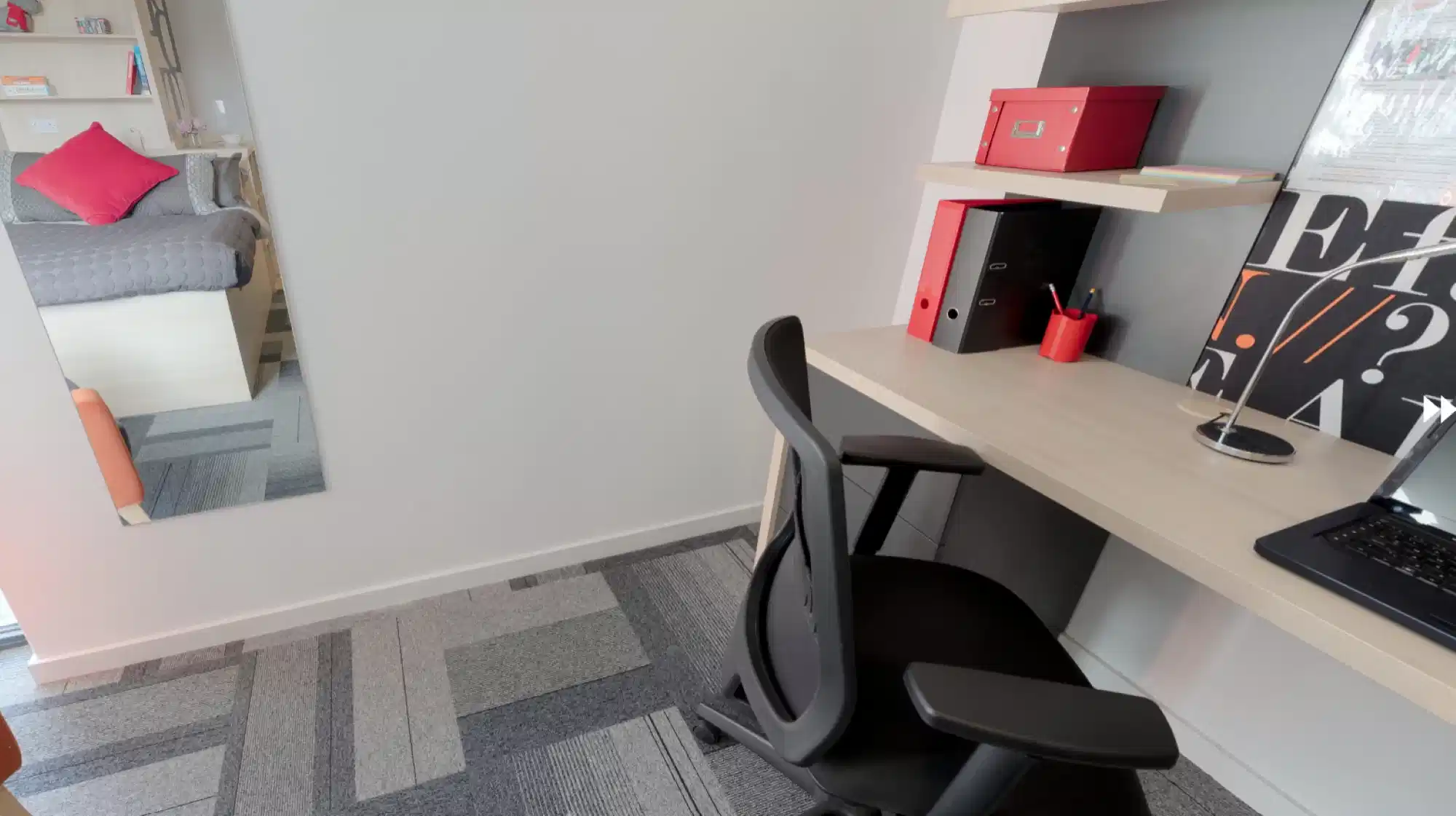 Silver Studio - Bedroom
