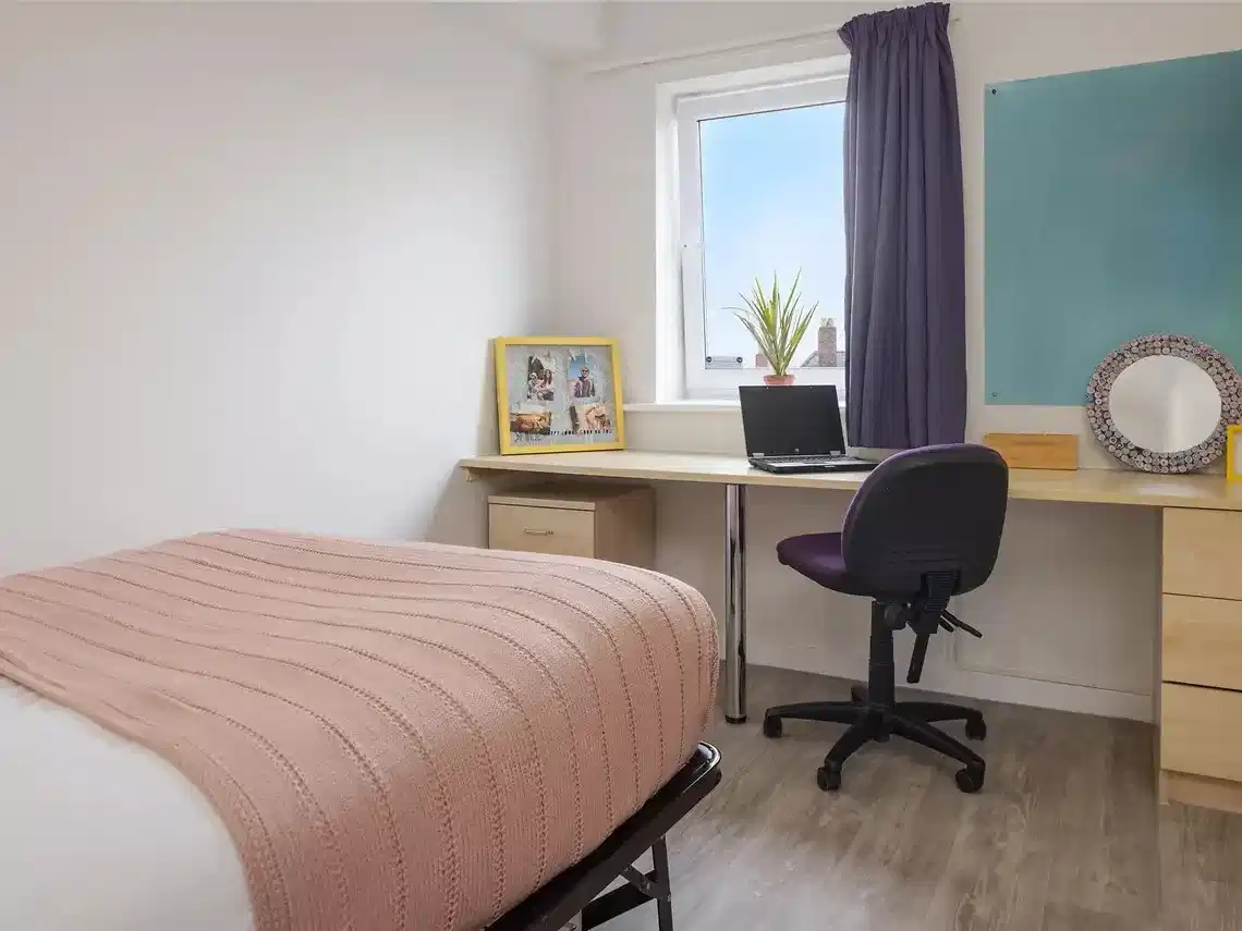Budget Ensuite - Bedroom