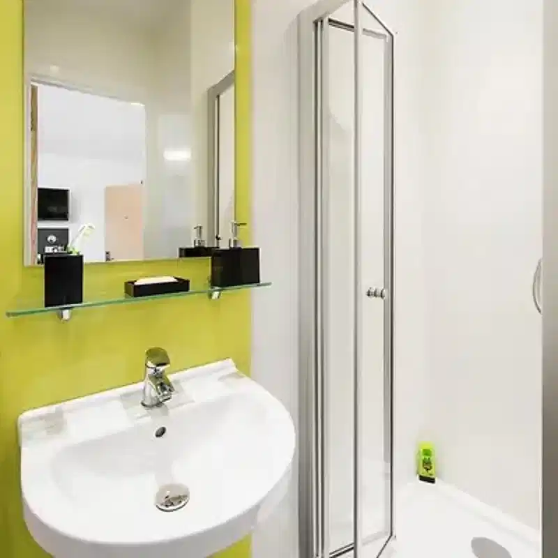 Classic En Suite - Bathroom
