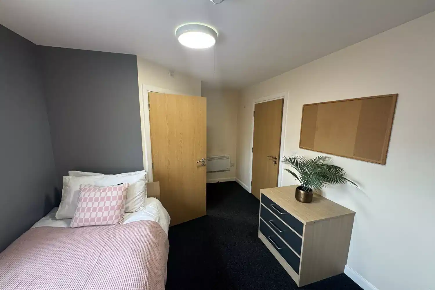 Double Ensuite Rooms - Bedroom