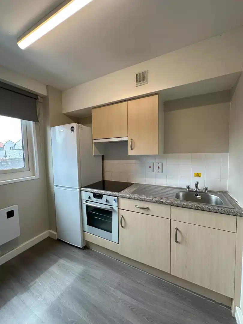 Standard En-suite - Bathroom