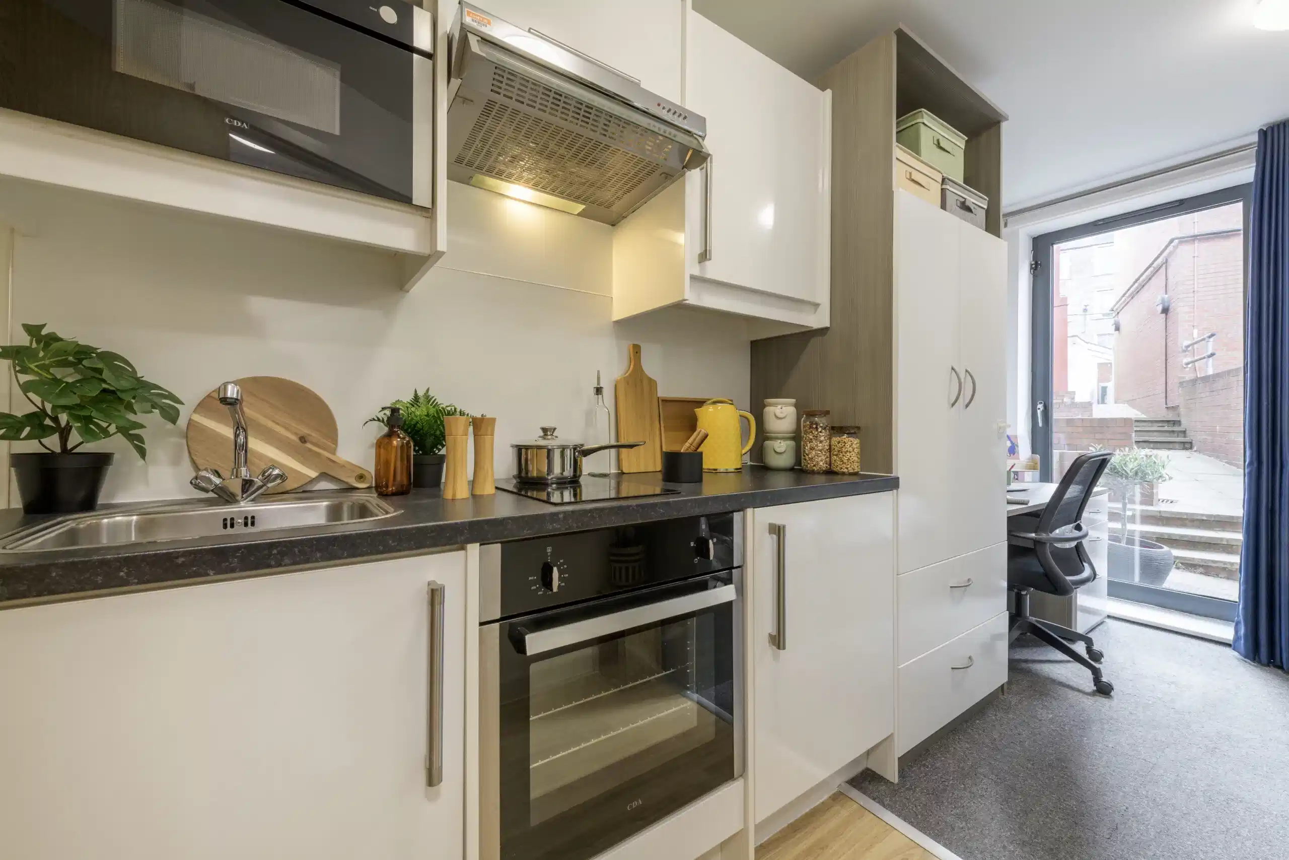 Classic Studio - Kitchen
