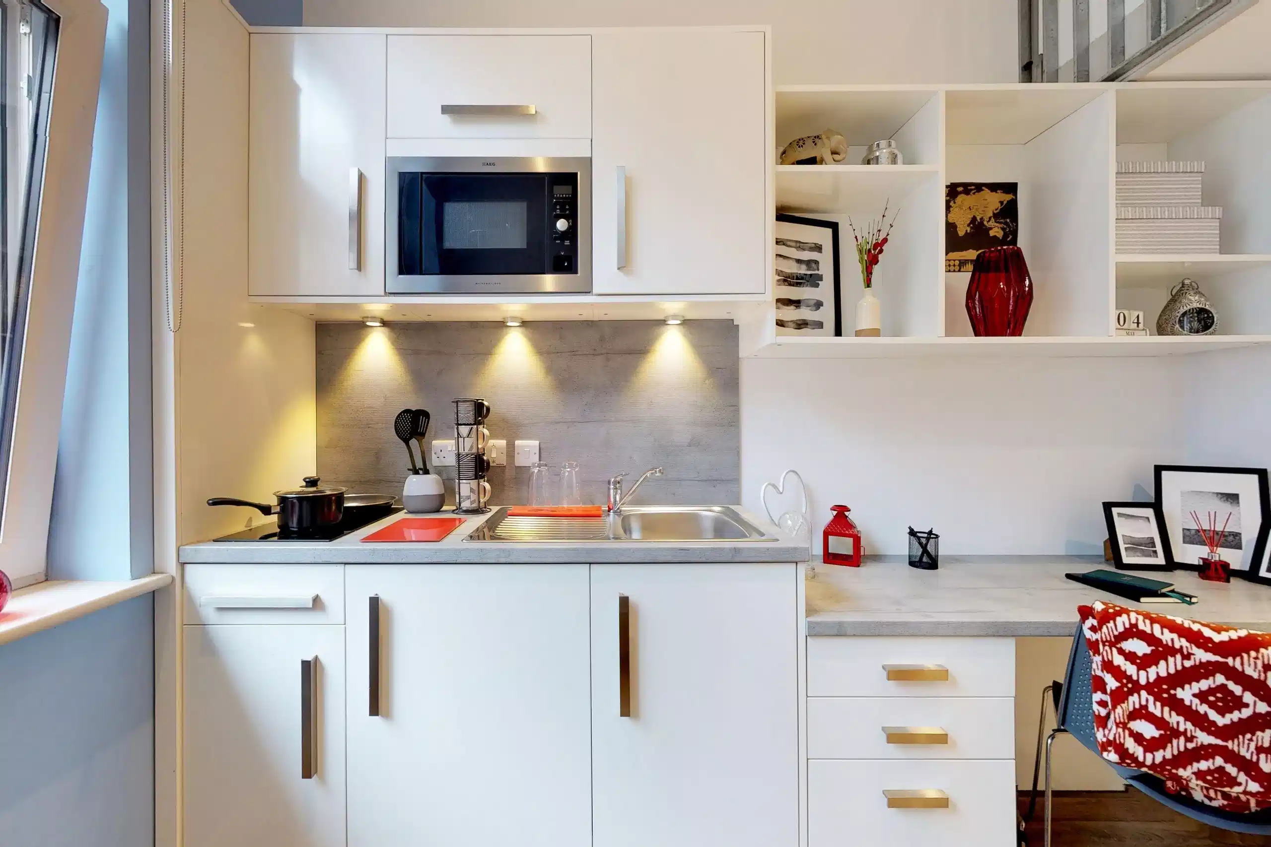 Mezzanine Studio - Kitchen
