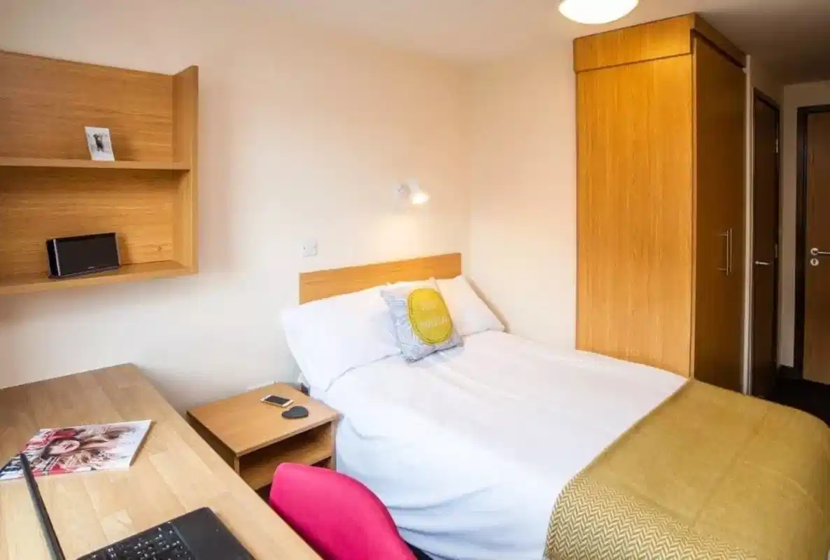 Standard Room - Bedroom