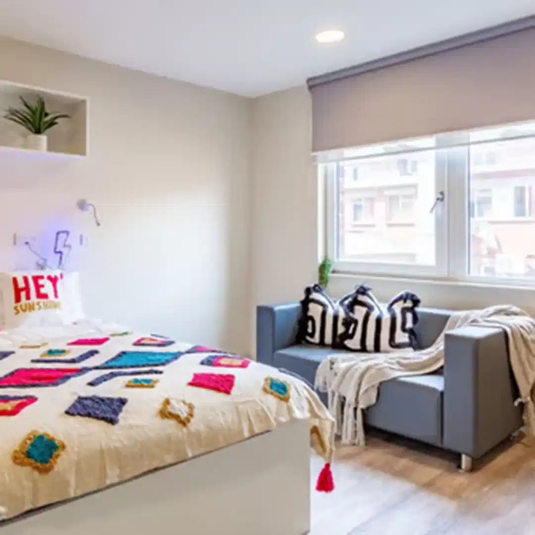 Platinum Studio - Bedroom