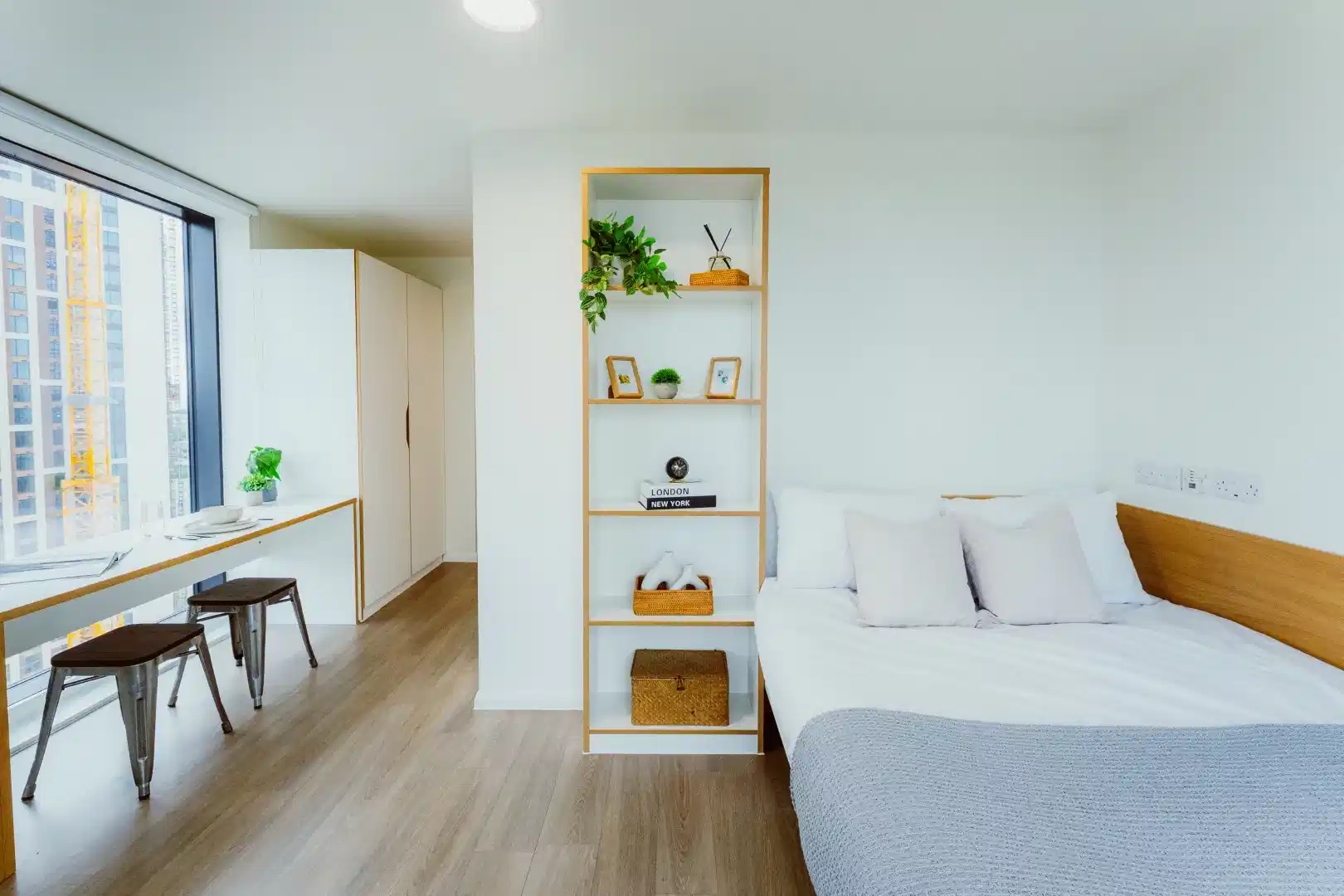 Platinum Studio - Bedroom