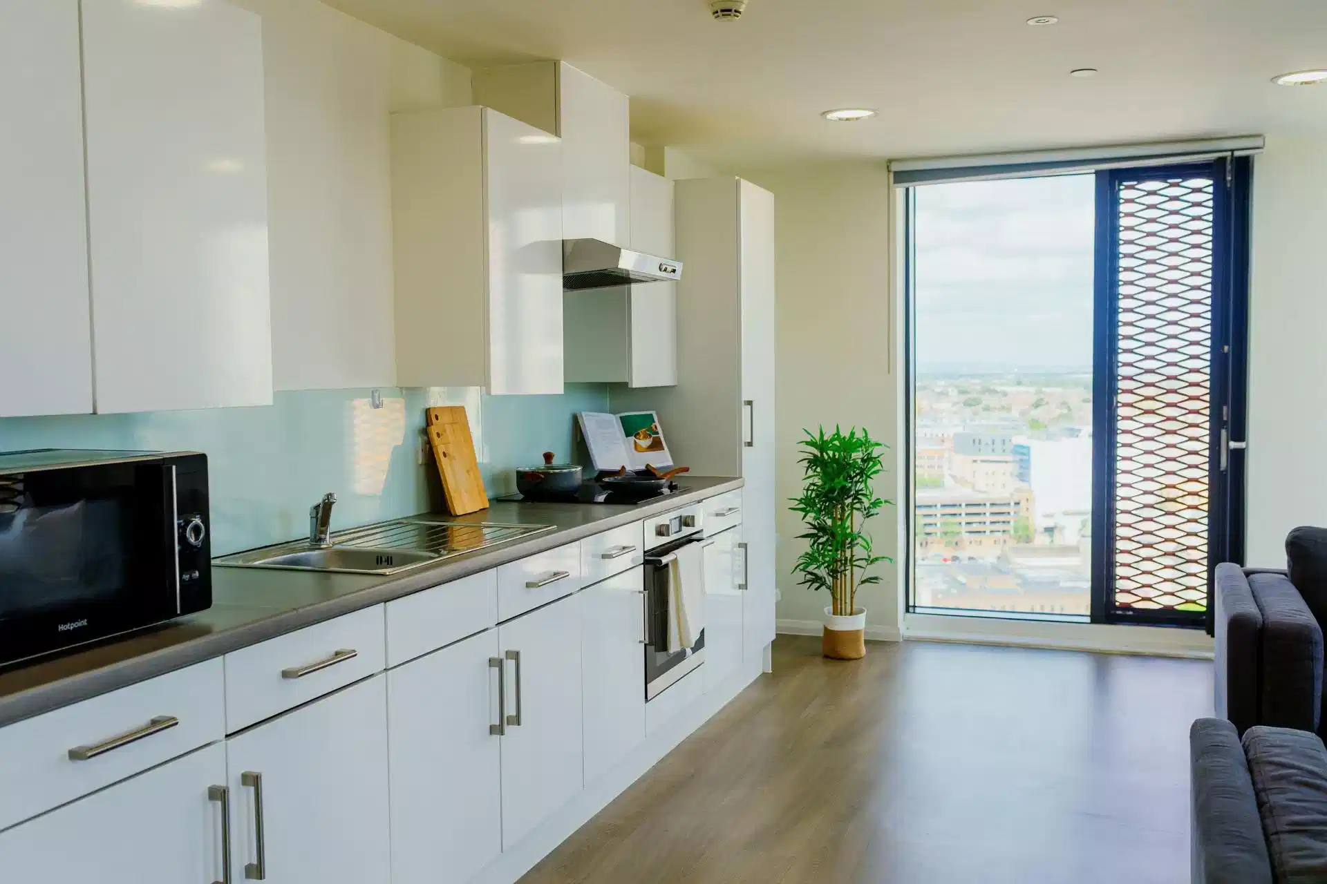 Silver Ensuite, Bridge Street - Kitchen