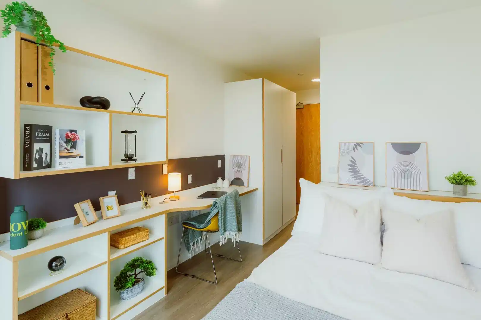Platinum En Suite (Top Floors, Stadium or Cardiff Castle View) - Bedroom