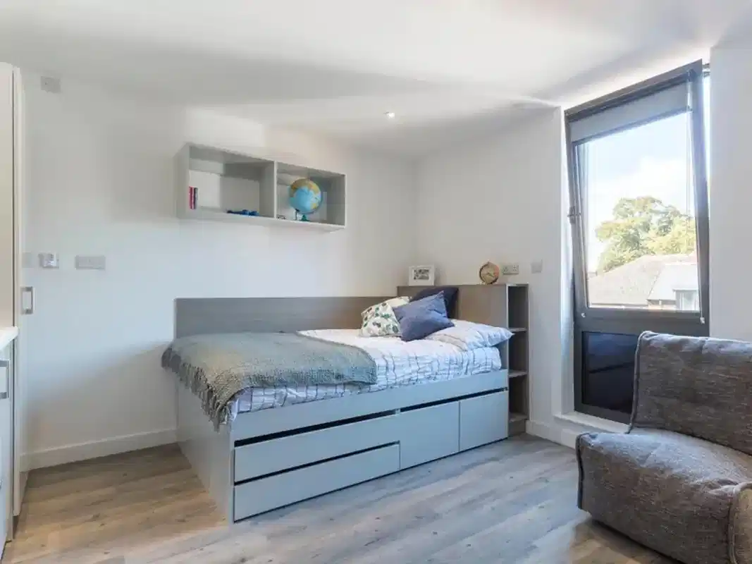 Premium Gold Studio - Bedroom