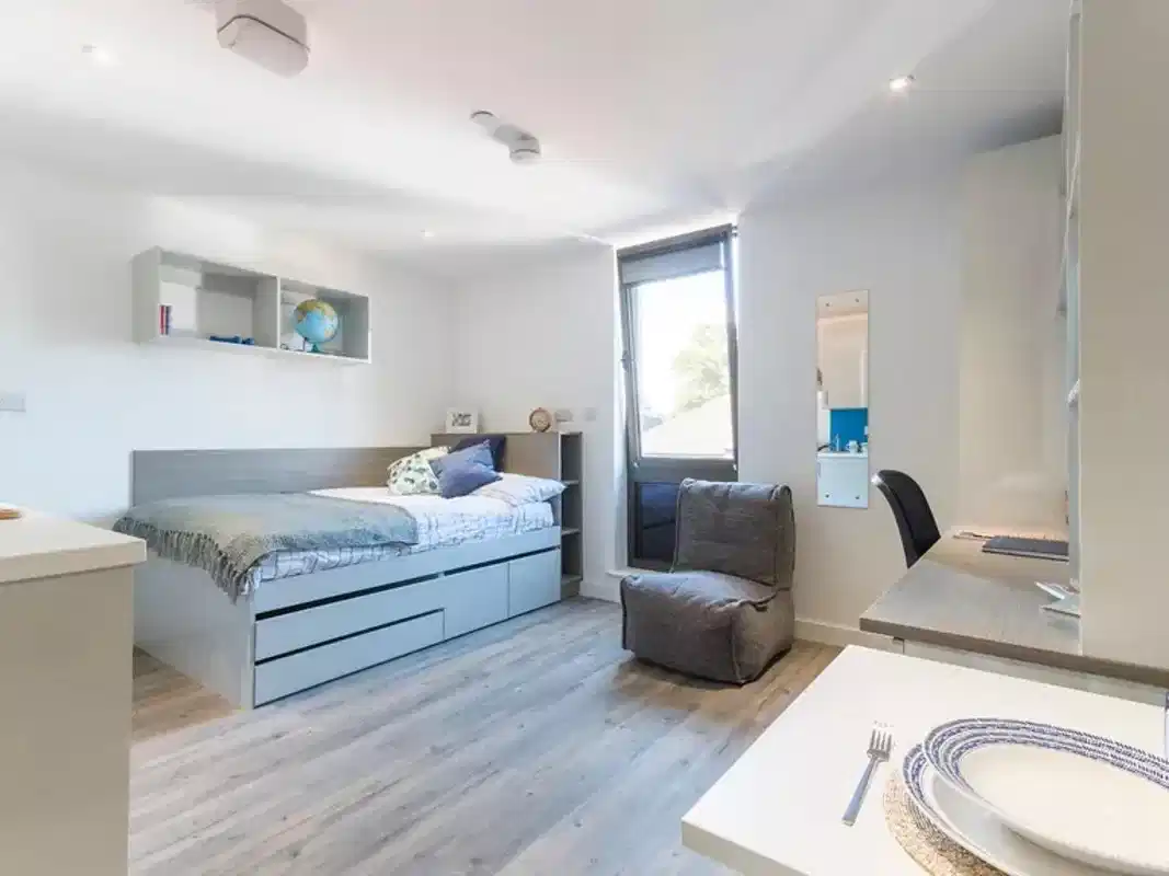 Premium Gold Studio - Bedroom