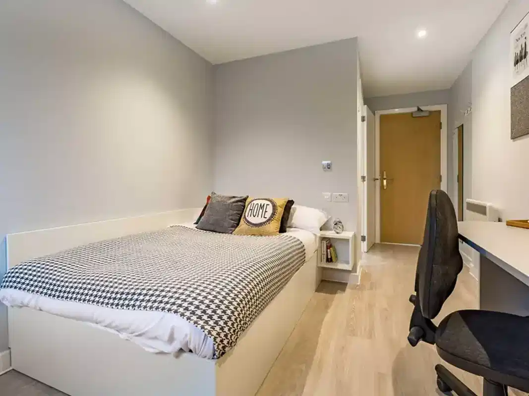 4 Bed Standard Ensuite - Bedroom
