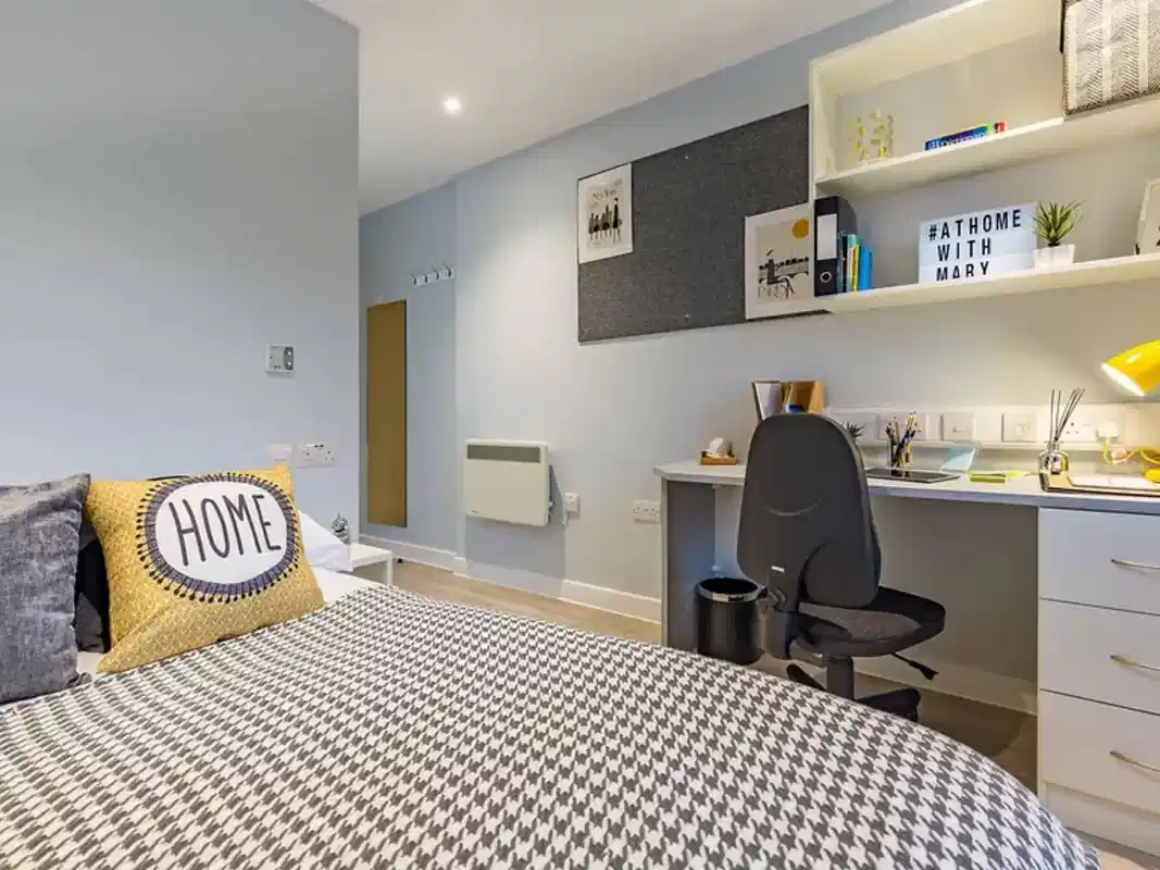 4 Bed Standard Ensuite - Bedroom