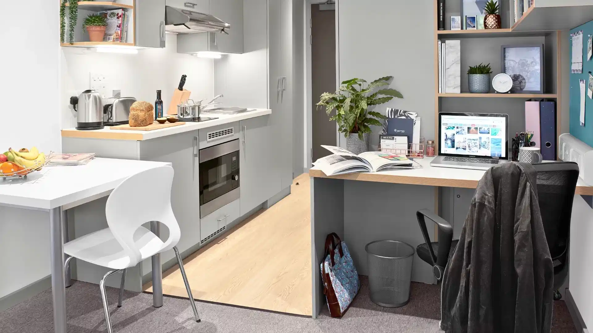 Bronze Studio Premium (Balcony) - Kitchen