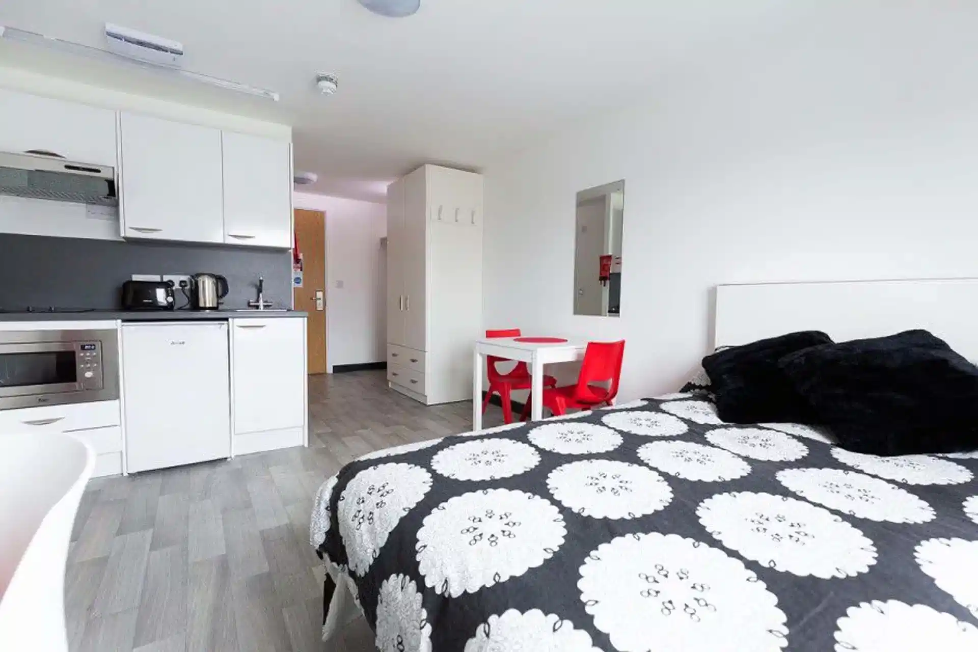Classic Studio - Bedroom