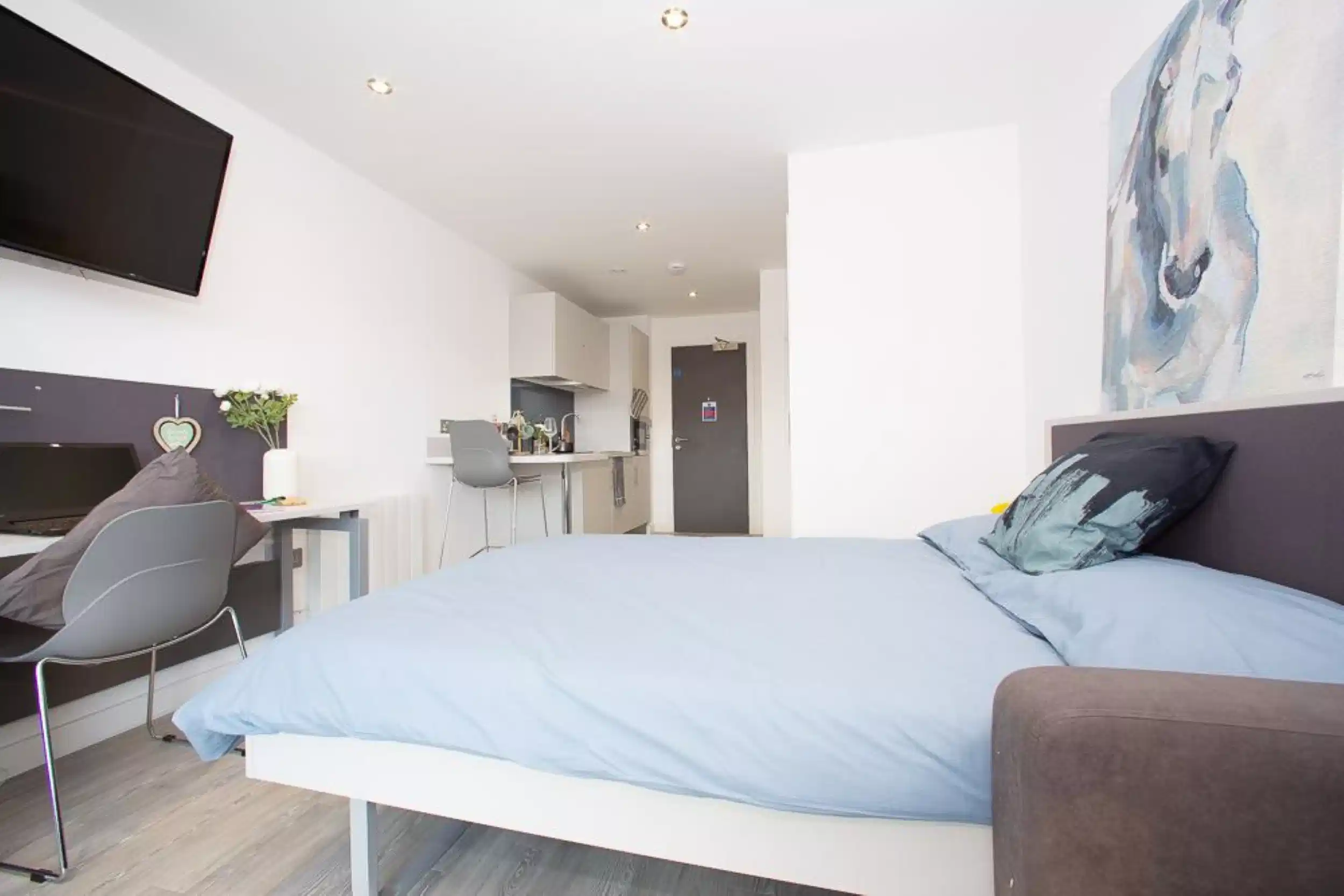 Bronze Studio - Bedroom