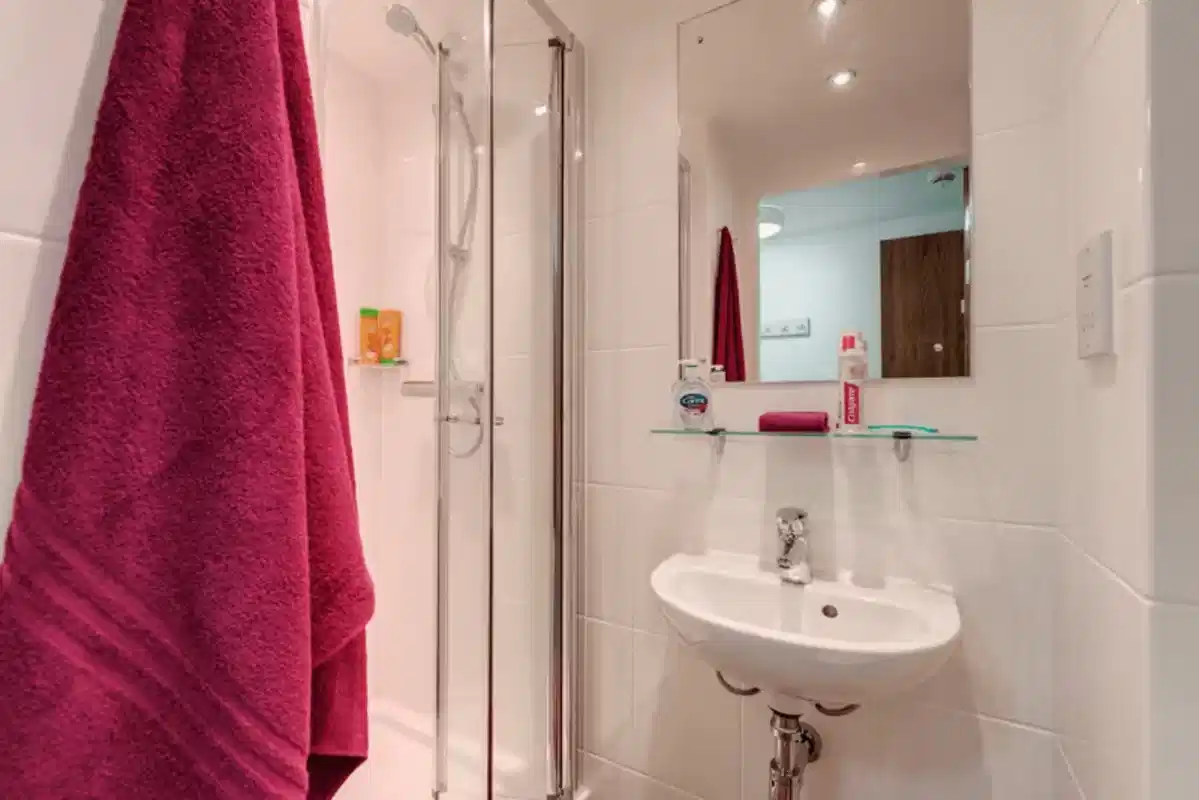 Premium Studio - Bathroom