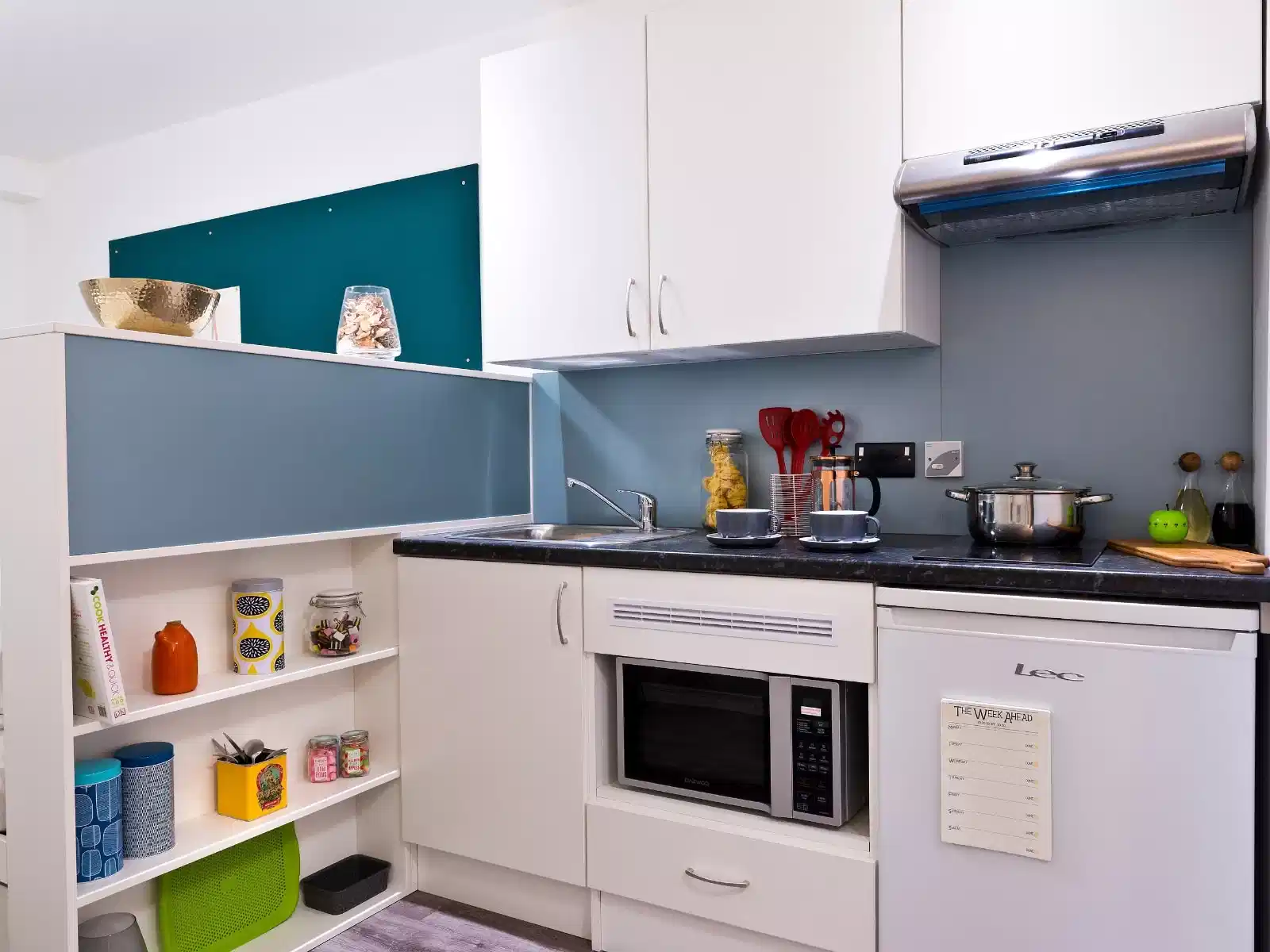Standard Studio - Kitchen