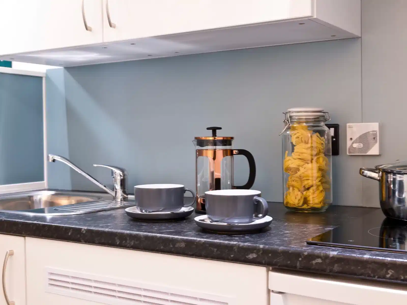 Standard Plus Studio - Kitchen