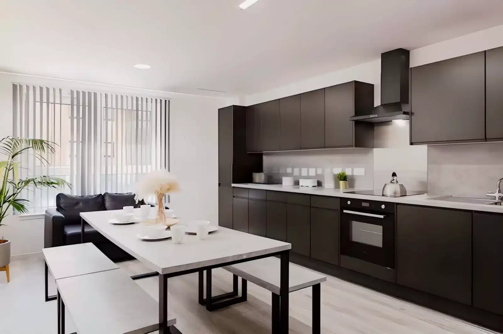 Ensuite Bronze (New Style) - Kitchen