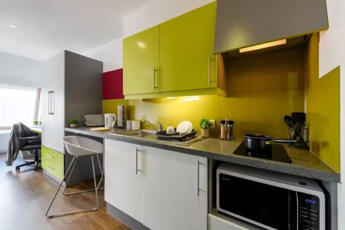 Studio Classic - Kitchen