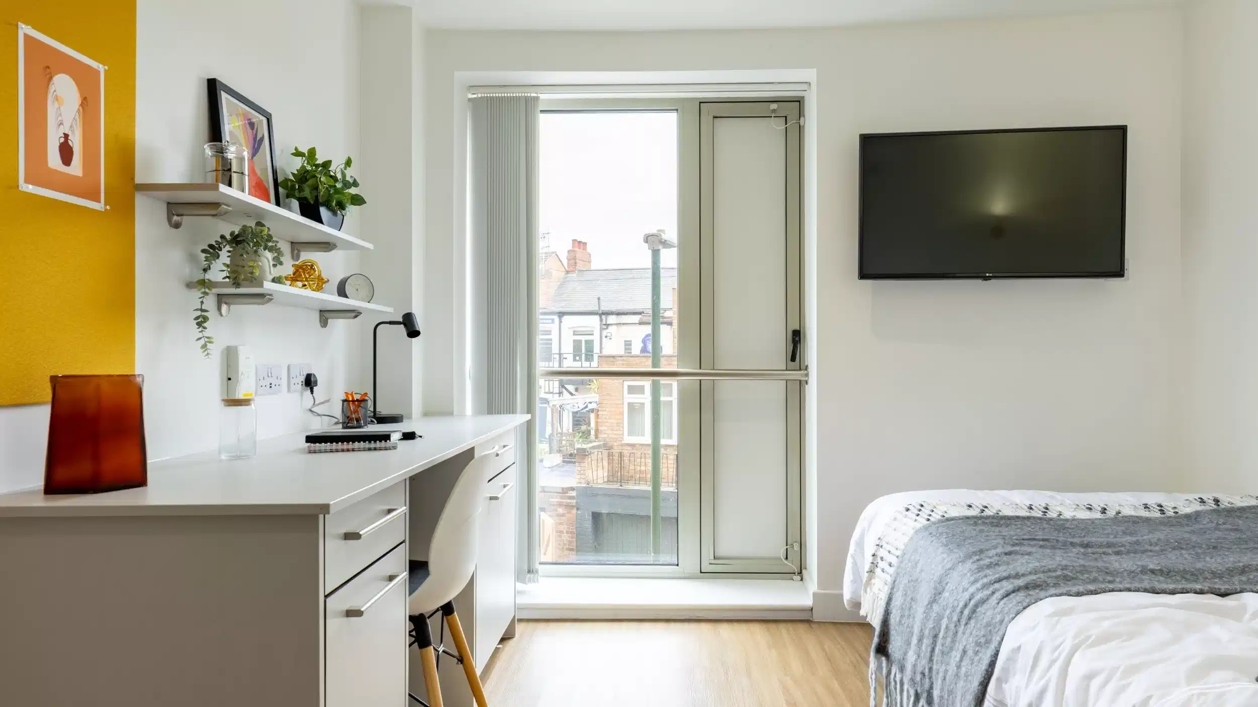 Deluxe Ensuite - Bedroom