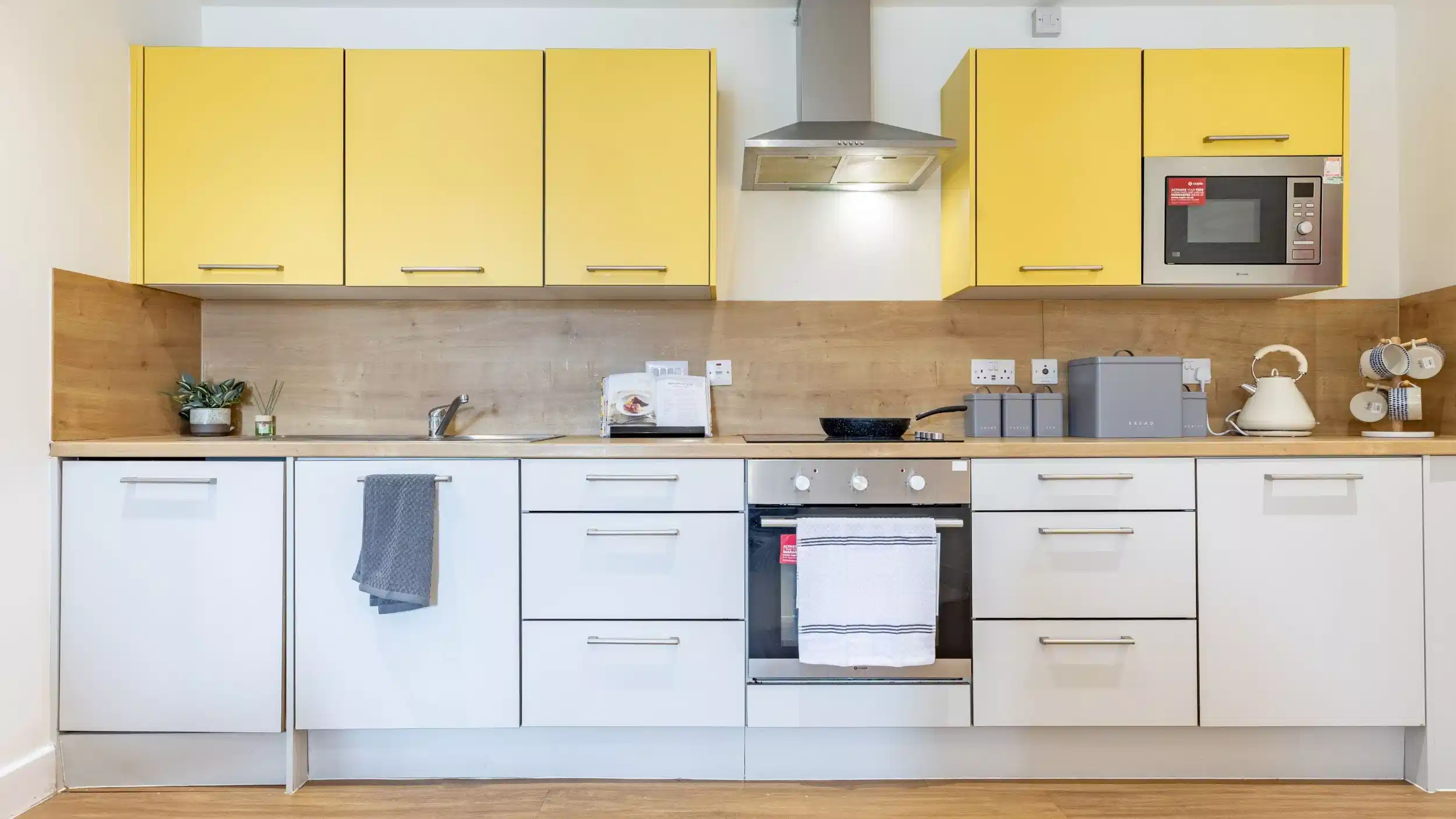 Deluxe Ensuite - Kitchen