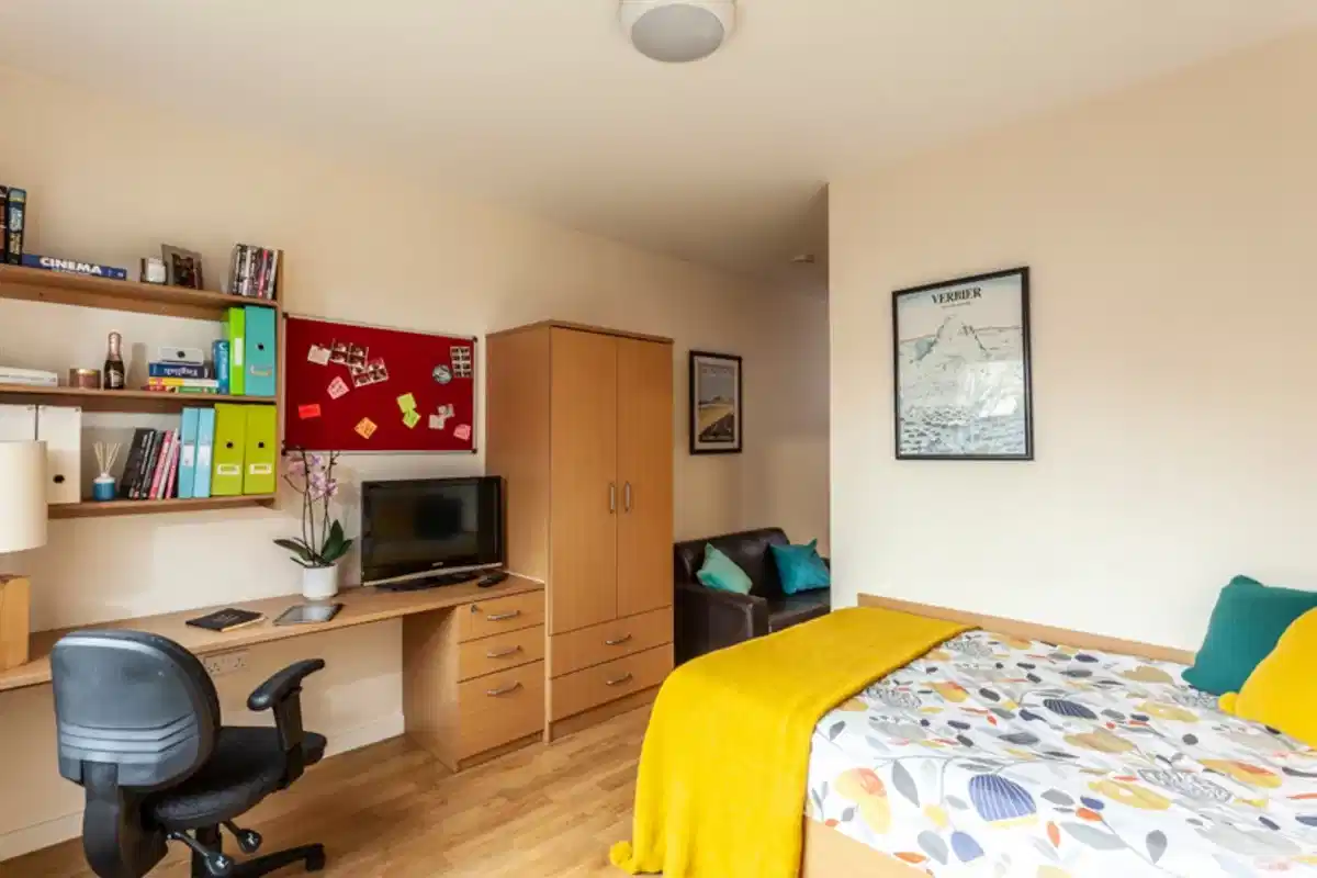 Studio - 2nd Floor - Bedroom
