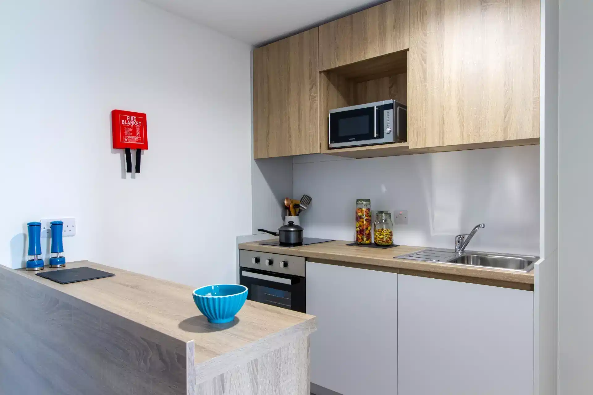 Penthouse Plus Studio - Kitchen