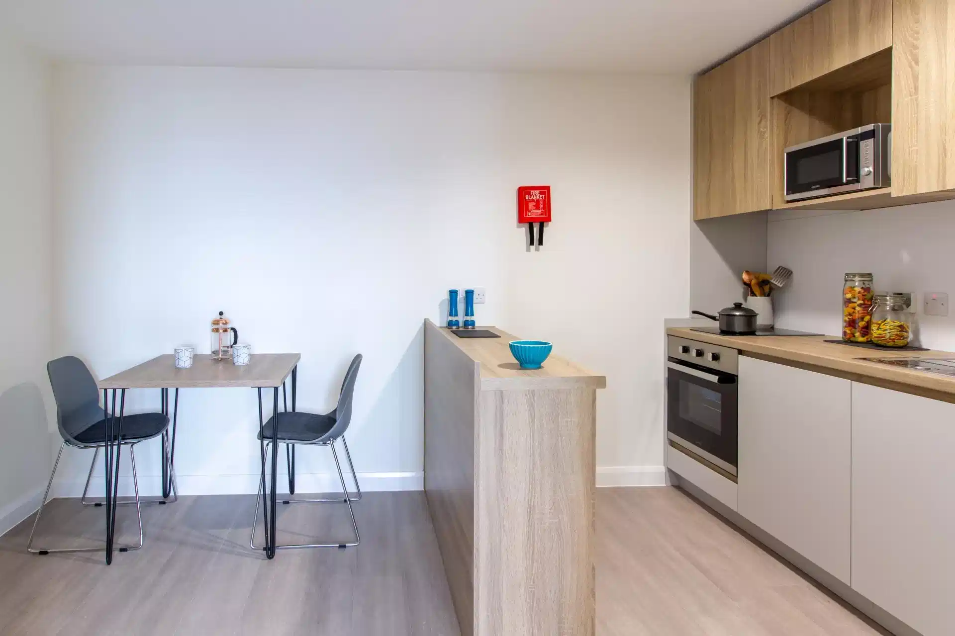 Penthouse Plus Studio - Kitchen