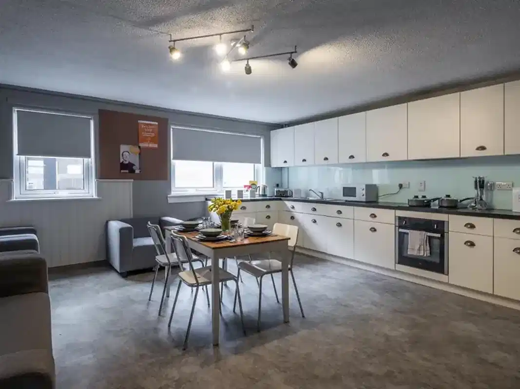 6 Bed Townhouse Standard - Kitchen