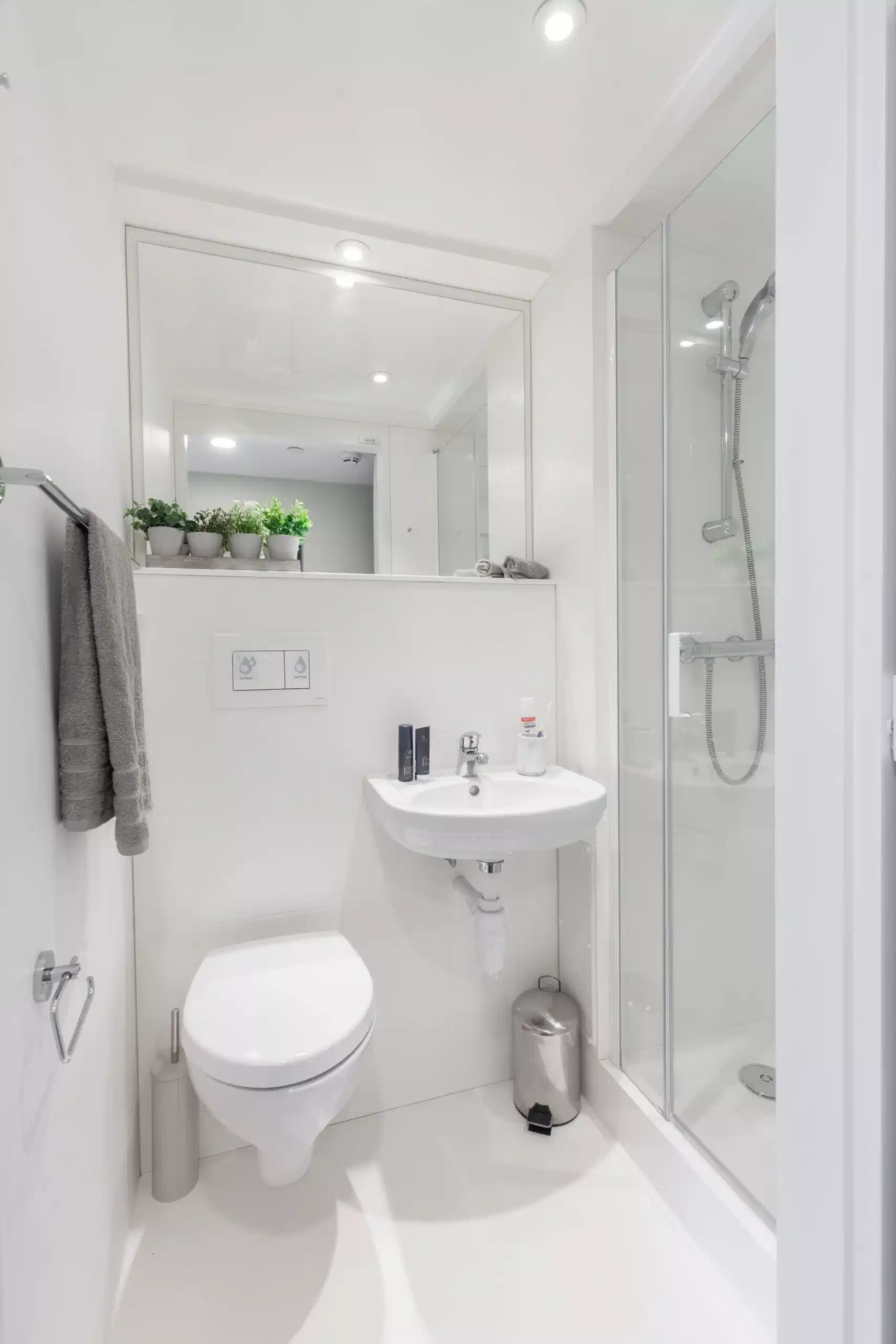 Gold En-suite - Bathroom