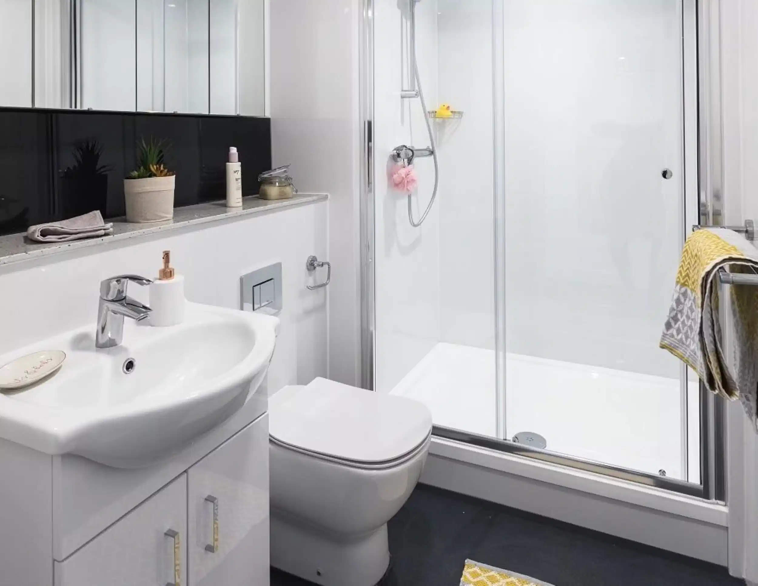 Deluxe One Bed - Bathroom