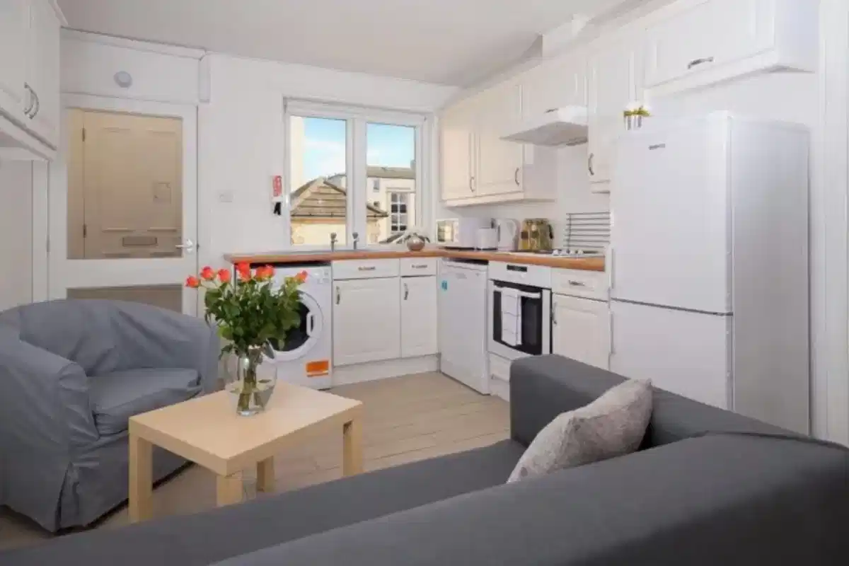 Premium – 2 Bed Maisonette With Study - Common Area