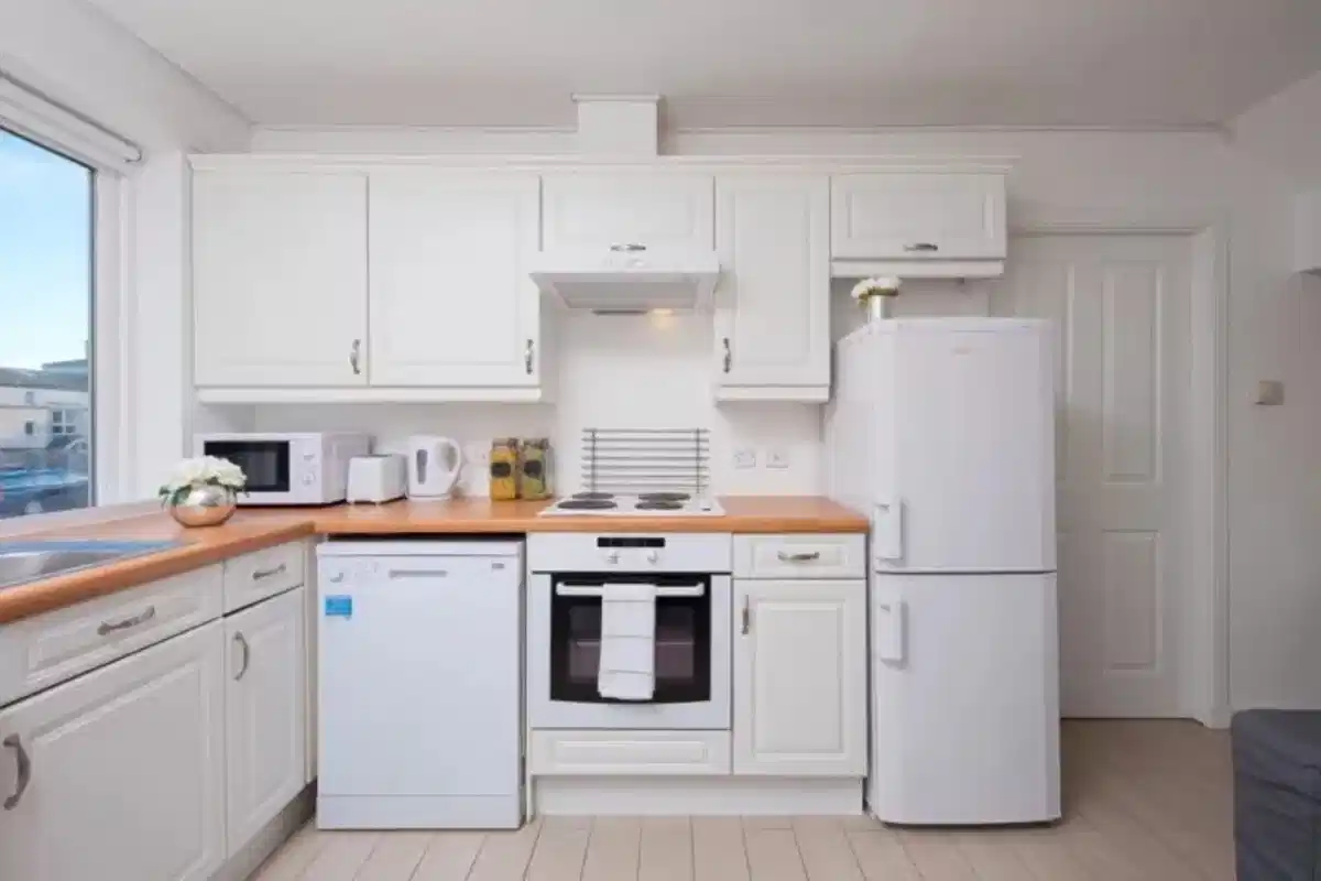 Premium – 2 Bed Maisonette With Study - Kitchen