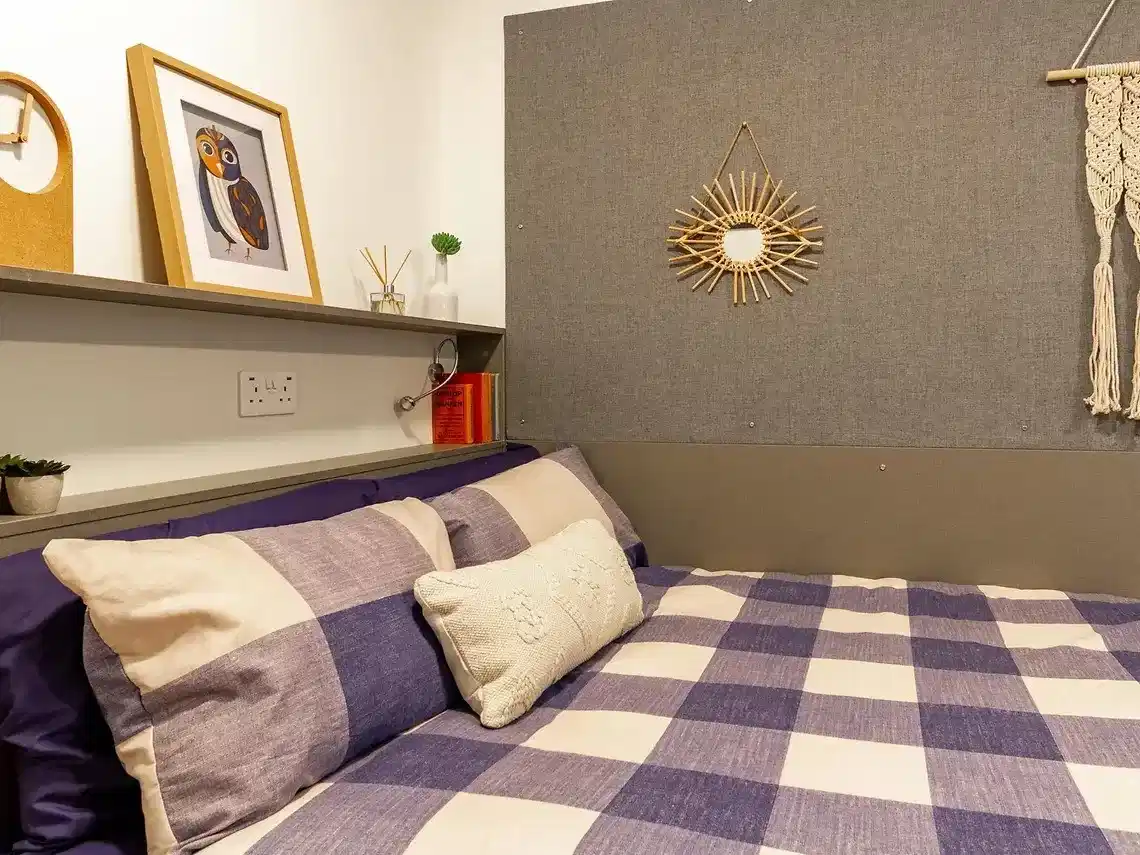 Standard - 2 Bed Flat - Bedroom